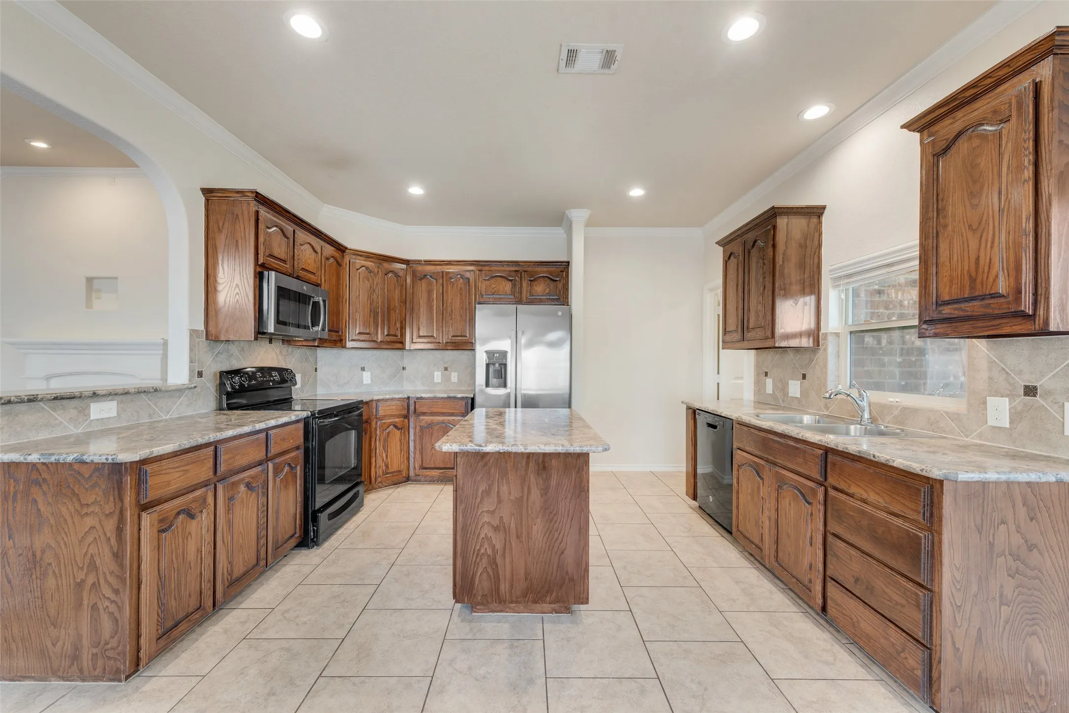 Single Family Residence For Sale in Denton County , 3101 Buckthorn Lane, Denton, Texas 76226, 3 Bedroom, 2 Bathroom, 2 Garage spaces, 1,828 Sqft, built in 2013, mls#21417343, Real Estate Agent in Denton, Homes For Sale in Denton county, Homes For Sale in Denton, Realtor in Denton Texas, Real Estate Brokerage Independent Realty Texas, Luminita Cordes Realtor