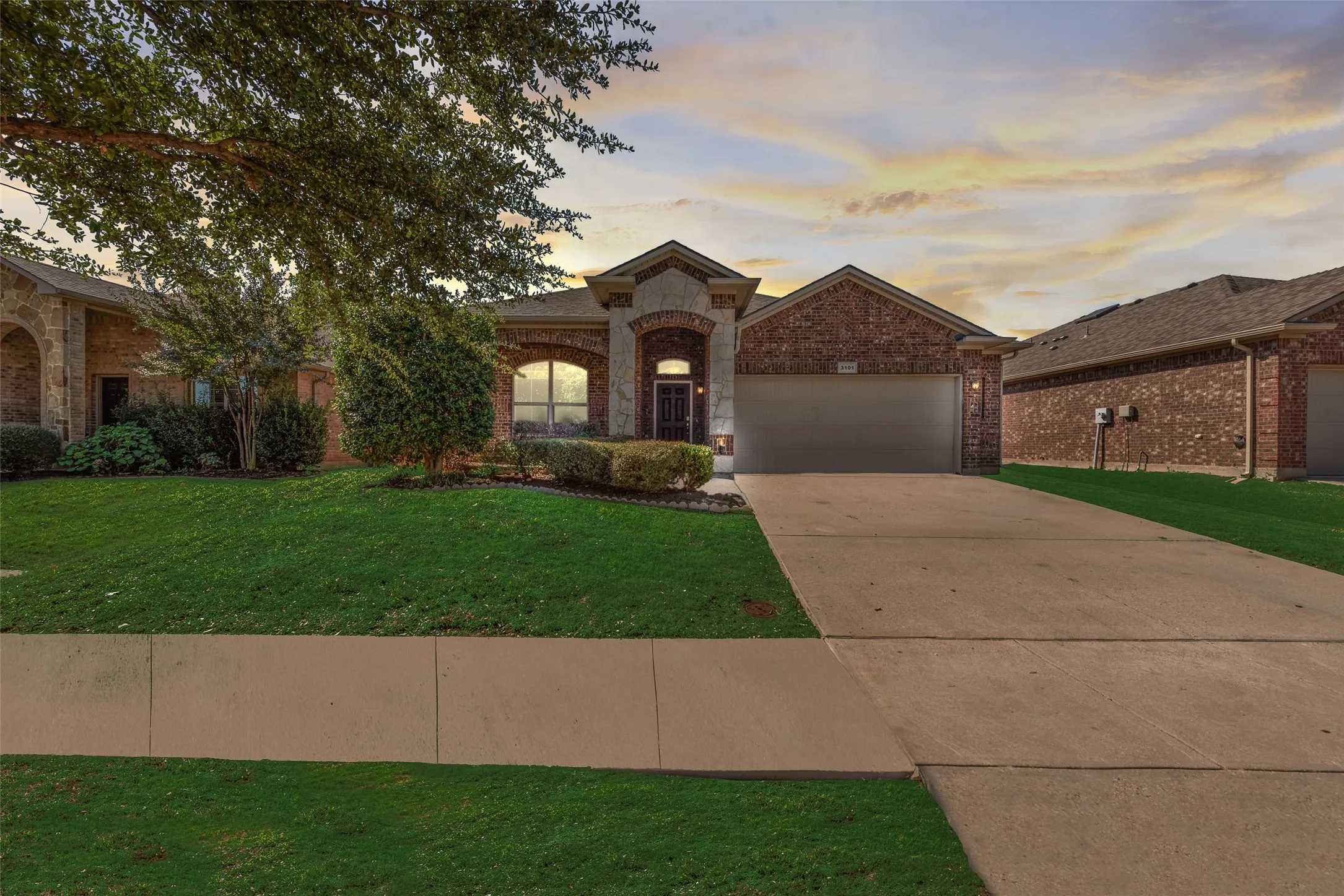 Single Family Residence For Sale in Denton County , 3101 Buckthorn Lane, Denton, Texas 76226, 3 Bedroom, 2 Bathroom, 2 Garage spaces, 1,828 Sqft, built in 2013, mls#21417343, Real Estate Agent in Denton, Homes For Sale in Denton county, Homes For Sale in Denton, Realtor in Denton Texas, Real Estate Brokerage Independent Realty Texas, Luminita Cordes Realtor
