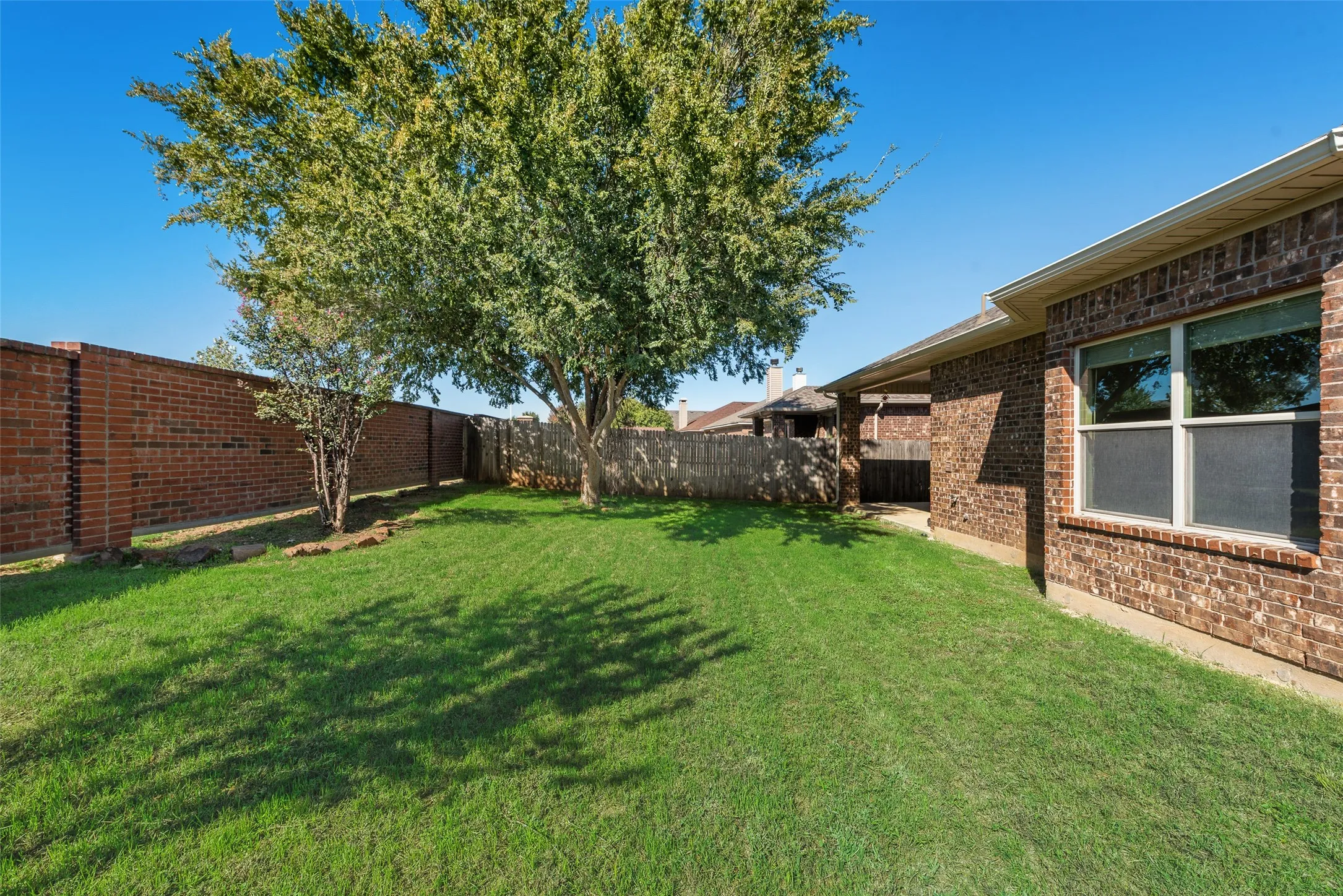Single Family Residence For Sale in Denton County , 3101 Buckthorn Lane, Denton, Texas 76226, 3 Bedroom, 2 Bathroom, 2 Garage spaces, 1,828 Sqft, built in 2013, mls#21417343, Real Estate Agent in Denton, Homes For Sale in Denton county, Homes For Sale in Denton, Realtor in Denton Texas, Real Estate Brokerage Independent Realty Texas, Luminita Cordes Realtor