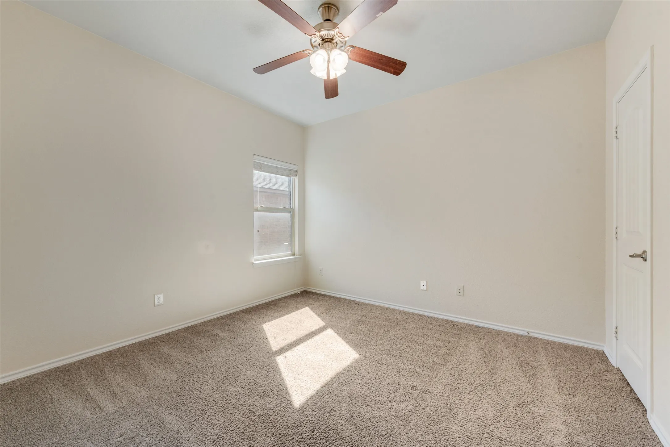 Single Family Residence For Sale in Denton County , 3101 Buckthorn Lane, Denton, Texas 76226, 3 Bedroom, 2 Bathroom, 2 Garage spaces, 1,828 Sqft, built in 2013, mls#21417343, Real Estate Agent in Denton, Homes For Sale in Denton county, Homes For Sale in Denton, Realtor in Denton Texas, Real Estate Brokerage Independent Realty Texas, Luminita Cordes Realtor