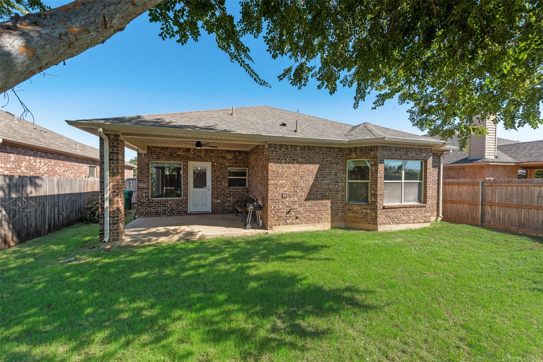 Single Family Residence For Sale in Denton County , 3101 Buckthorn Lane, Denton, Texas 76226, 3 Bedroom, 2 Bathroom, 2 Garage spaces, 1,828 Sqft, built in 2013, mls#21417343, Real Estate Agent in Denton, Homes For Sale in Denton county, Homes For Sale in Denton, Realtor in Denton Texas, Real Estate Brokerage Independent Realty Texas, Luminita Cordes Realtor