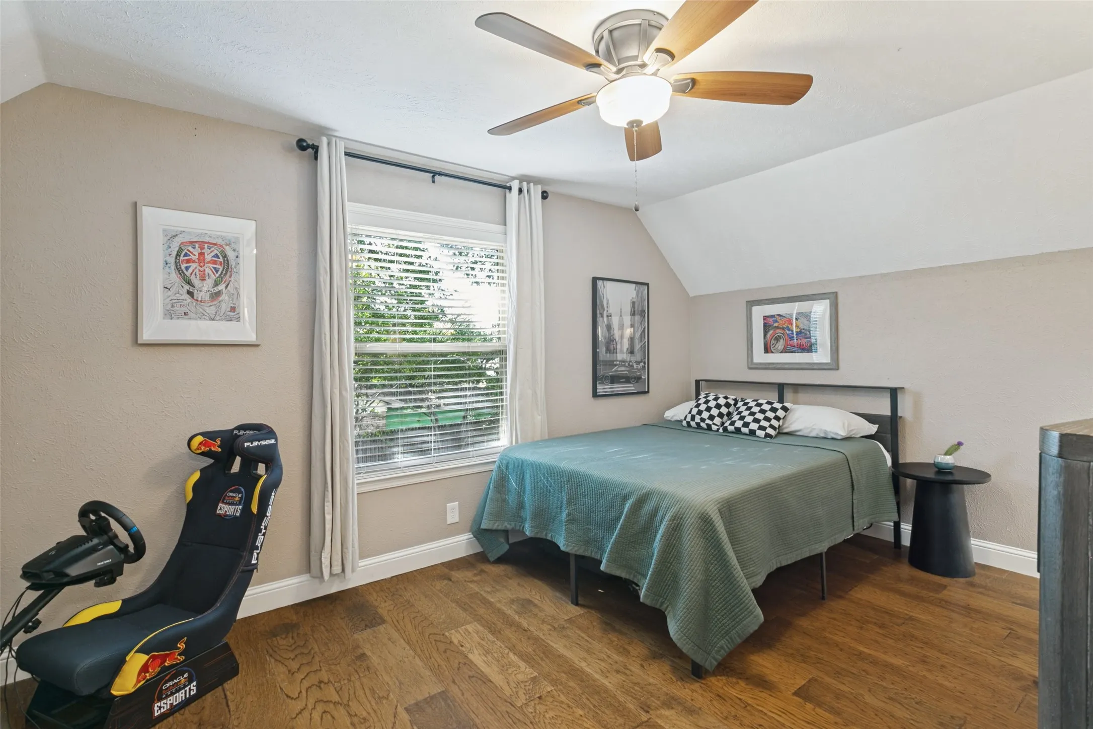 Upstairs back bedroom