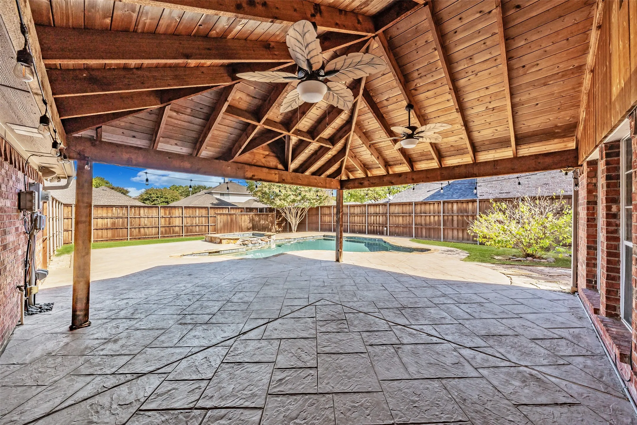 Single Family Residence For Sale in Collin County , 1410 Macrae Court, Allen, Texas 75013, 4 Bedroom, 3 Bathroom, 2 Garage spaces, 2,378 Sqft, built in 1999, mls#21415403, Real Estate Agent in Allen, Homes For Sale in Collin county, Homes For Sale in Allen, Realtor in Allen Texas, Real Estate Brokerage Independent Realty Texas, Luminita Cordes Realtor