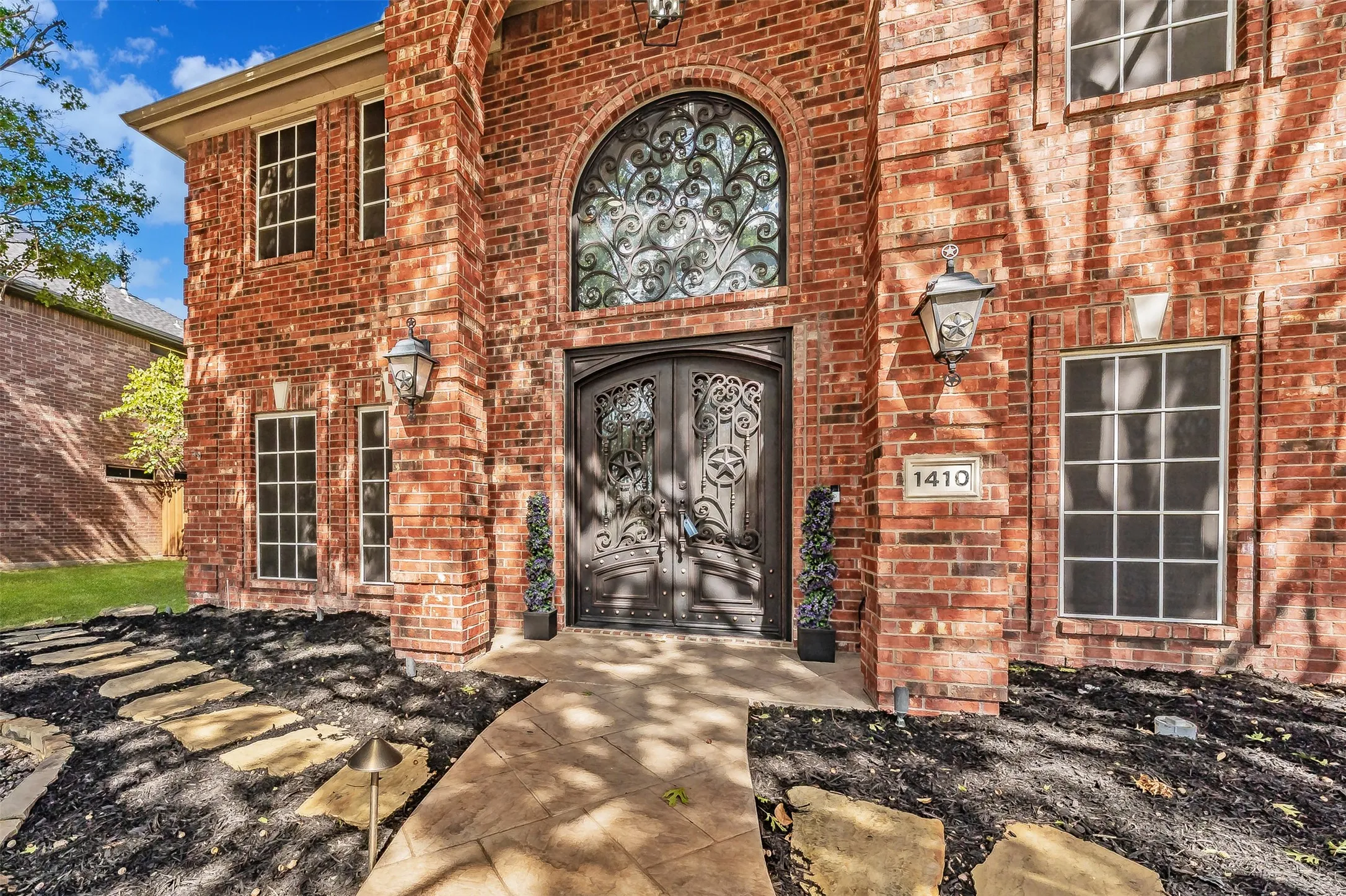 Single Family Residence For Sale in Collin County , 1410 Macrae Court, Allen, Texas 75013, 4 Bedroom, 3 Bathroom, 2 Garage spaces, 2,378 Sqft, built in 1999, mls#21415403, Real Estate Agent in Allen, Homes For Sale in Collin county, Homes For Sale in Allen, Realtor in Allen Texas, Real Estate Brokerage Independent Realty Texas, Luminita Cordes Realtor