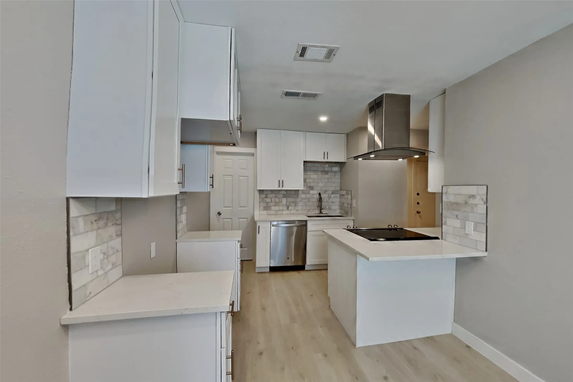 Single Family Residence For Rent in Collin County , 10650 Quest Drive, Frisco, Texas 75035, 3 Bedroom, 2 Bathroom, 2 Garage spaces, 1,349 Sqft, built in 1991, mls#21418583, Real Estate Agent in Frisco, Homes For Rent in Collin county, Homes For Rent in Frisco, Realtor in Frisco Texas, Real Estate Brokerage Independent Realty Texas, Luminita Cordes Realtor