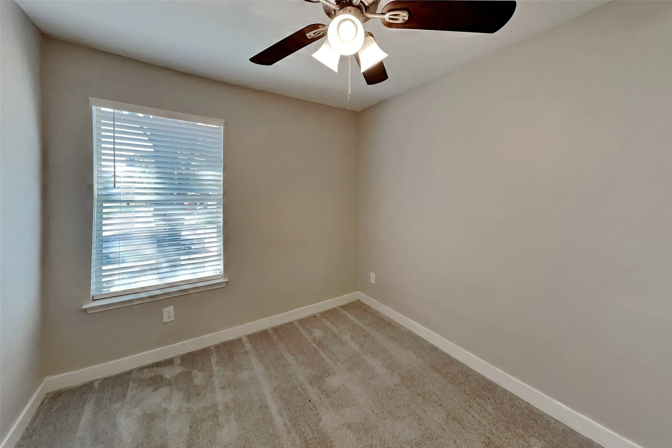 Single Family Residence For Rent in Collin County , 10650 Quest Drive, Frisco, Texas 75035, 3 Bedroom, 2 Bathroom, 2 Garage spaces, 1,349 Sqft, built in 1991, mls#21418583, Real Estate Agent in Frisco, Homes For Rent in Collin county, Homes For Rent in Frisco, Realtor in Frisco Texas, Real Estate Brokerage Independent Realty Texas, Luminita Cordes Realtor