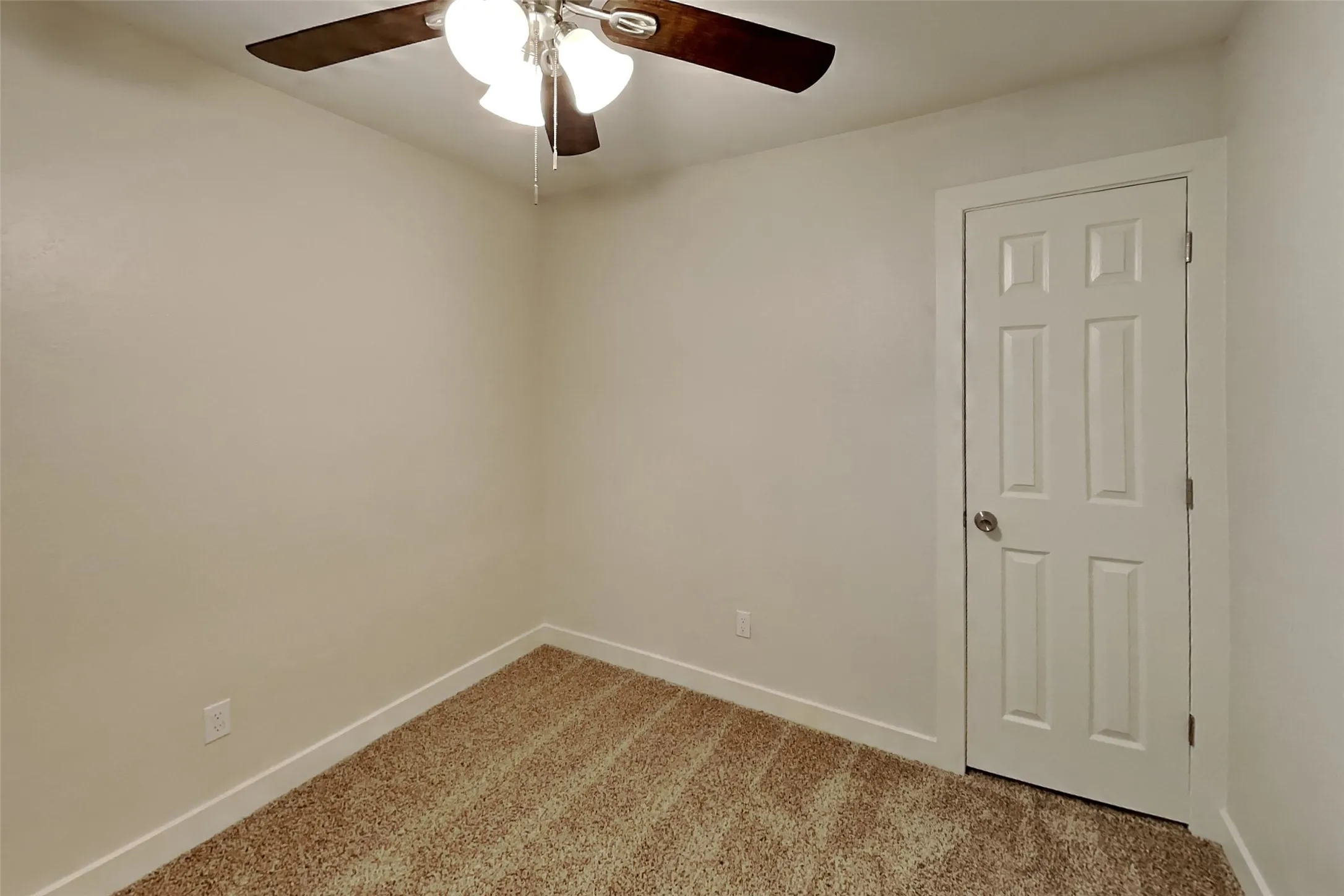 Single Family Residence For Rent in Collin County , 10650 Quest Drive, Frisco, Texas 75035, 3 Bedroom, 2 Bathroom, 2 Garage spaces, 1,349 Sqft, built in 1991, mls#21418583, Real Estate Agent in Frisco, Homes For Rent in Collin county, Homes For Rent in Frisco, Realtor in Frisco Texas, Real Estate Brokerage Independent Realty Texas, Luminita Cordes Realtor
