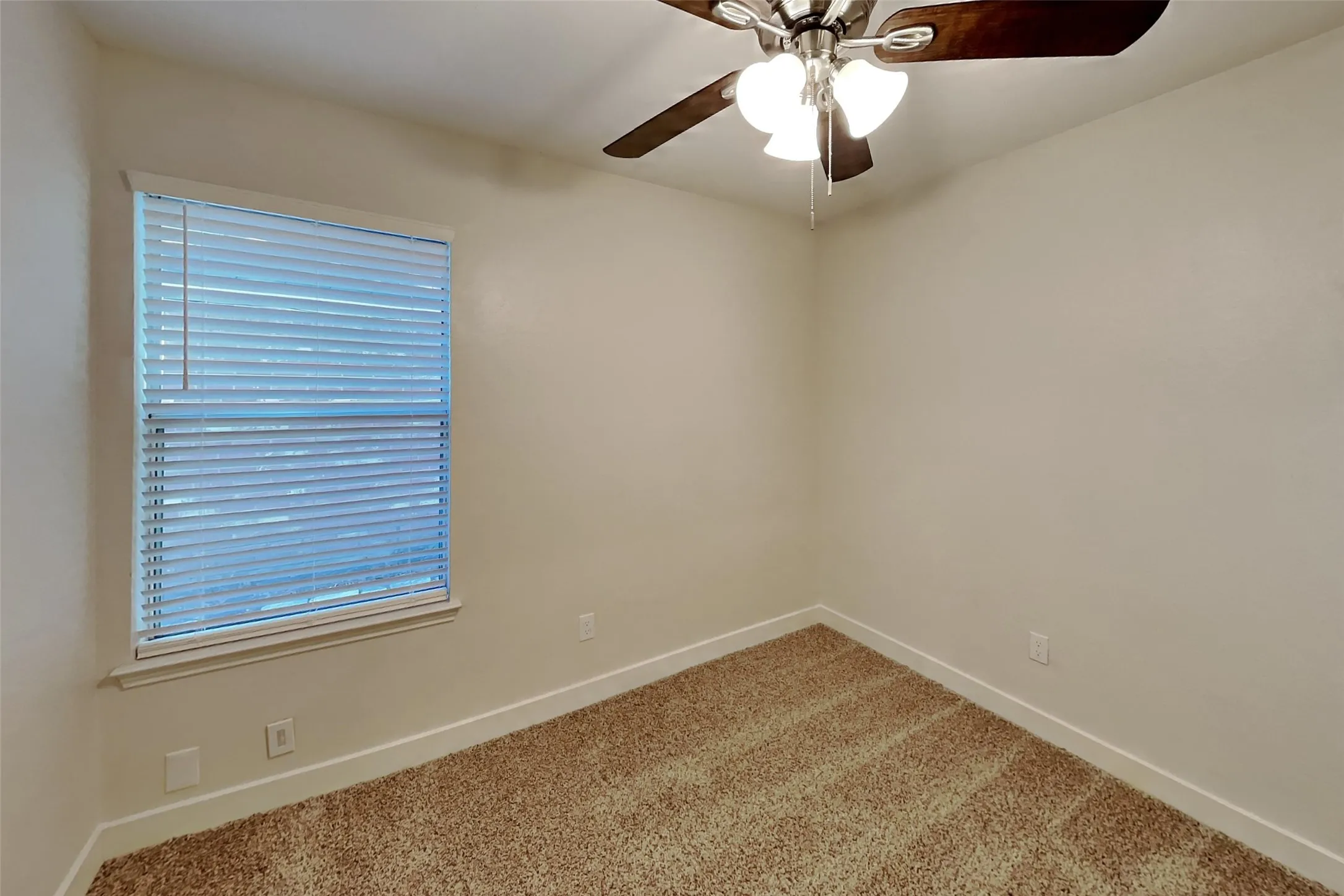 Single Family Residence For Rent in Collin County , 10650 Quest Drive, Frisco, Texas 75035, 3 Bedroom, 2 Bathroom, 2 Garage spaces, 1,349 Sqft, built in 1991, mls#21418583, Real Estate Agent in Frisco, Homes For Rent in Collin county, Homes For Rent in Frisco, Realtor in Frisco Texas, Real Estate Brokerage Independent Realty Texas, Luminita Cordes Realtor