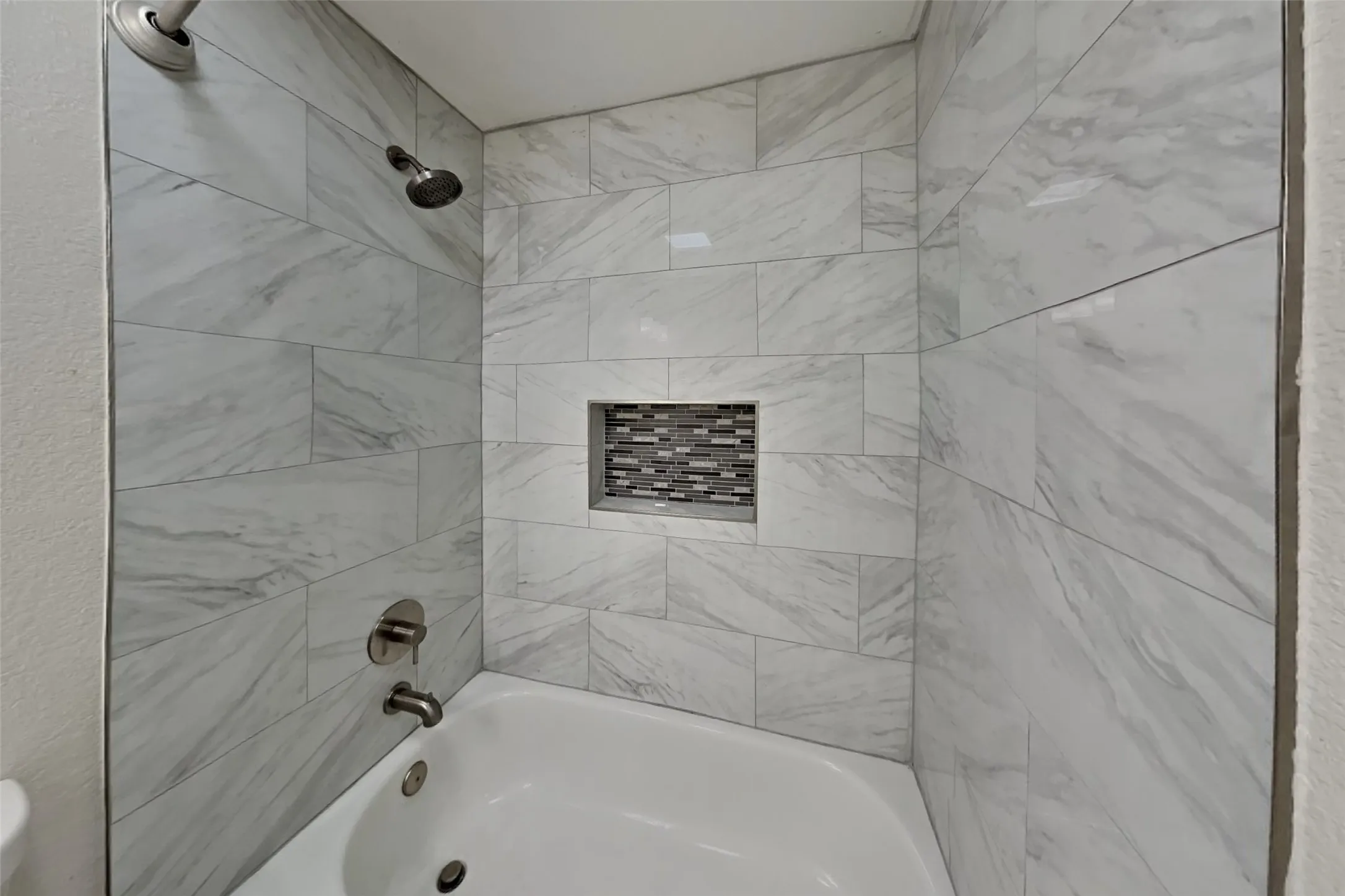 Single Family Residence For Rent in Collin County , 10650 Quest Drive, Frisco, Texas 75035, 3 Bedroom, 2 Bathroom, 2 Garage spaces, 1,349 Sqft, built in 1991, mls#21418583, Real Estate Agent in Frisco, Homes For Rent in Collin county, Homes For Rent in Frisco, Realtor in Frisco Texas, Real Estate Brokerage Independent Realty Texas, Luminita Cordes Realtor