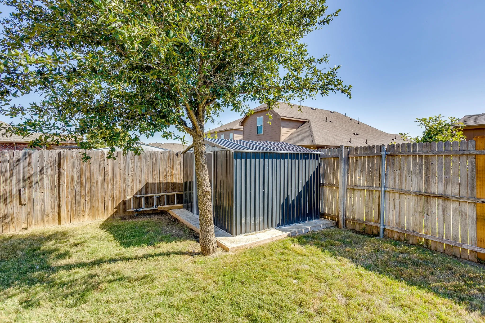 Single Family Residence For Sale in Denton County , 5124 Meadow Lane, Krum, Texas 76249, 4 Bedroom, 3 Bathroom, 2 Garage spaces, 2,393 Sqft, built in 2013, mls#21417927, Real Estate Agent in Krum, Homes For Sale in Denton county, Homes For Sale in Krum, Realtor in Krum Texas, Real Estate Brokerage Independent Realty Texas, Luminita Cordes Realtor