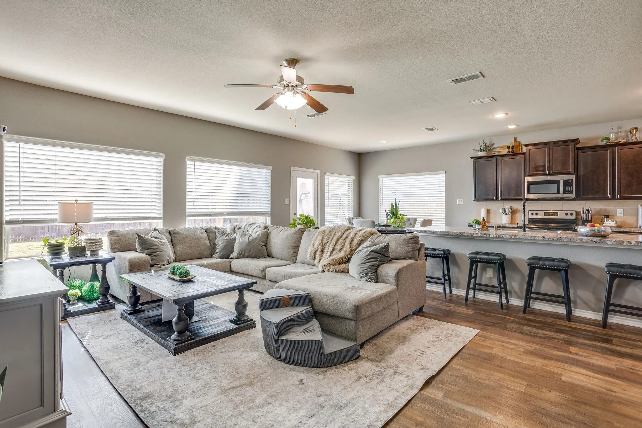 Single Family Residence For Sale in Denton County , 5124 Meadow Lane, Krum, Texas 76249, 4 Bedroom, 3 Bathroom, 2 Garage spaces, 2,393 Sqft, built in 2013, mls#21417927, Real Estate Agent in Krum, Homes For Sale in Denton county, Homes For Sale in Krum, Realtor in Krum Texas, Real Estate Brokerage Independent Realty Texas, Luminita Cordes Realtor