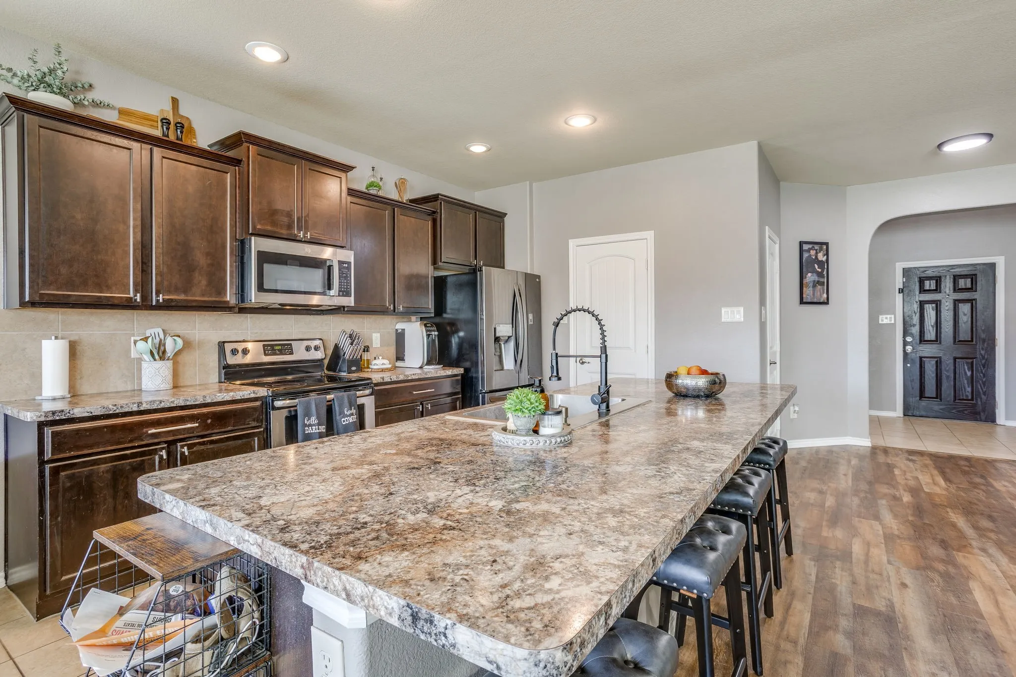 Single Family Residence For Sale in Denton County , 5124 Meadow Lane, Krum, Texas 76249, 4 Bedroom, 3 Bathroom, 2 Garage spaces, 2,393 Sqft, built in 2013, mls#21417927, Real Estate Agent in Krum, Homes For Sale in Denton county, Homes For Sale in Krum, Realtor in Krum Texas, Real Estate Brokerage Independent Realty Texas, Luminita Cordes Realtor