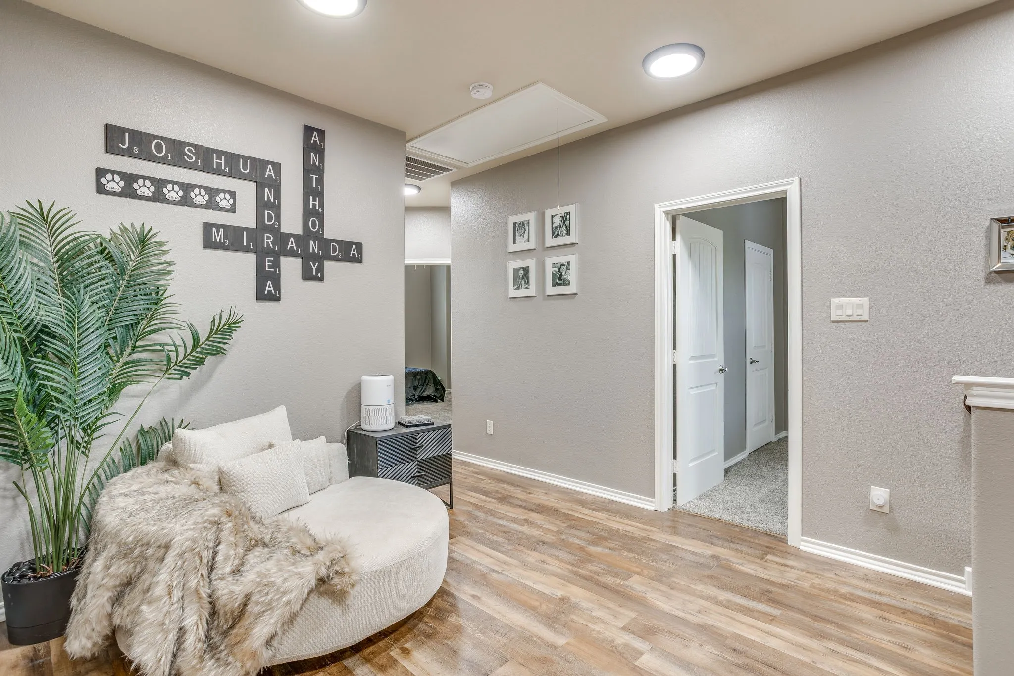 Single Family Residence For Sale in Denton County , 5124 Meadow Lane, Krum, Texas 76249, 4 Bedroom, 3 Bathroom, 2 Garage spaces, 2,393 Sqft, built in 2013, mls#21417927, Real Estate Agent in Krum, Homes For Sale in Denton county, Homes For Sale in Krum, Realtor in Krum Texas, Real Estate Brokerage Independent Realty Texas, Luminita Cordes Realtor
