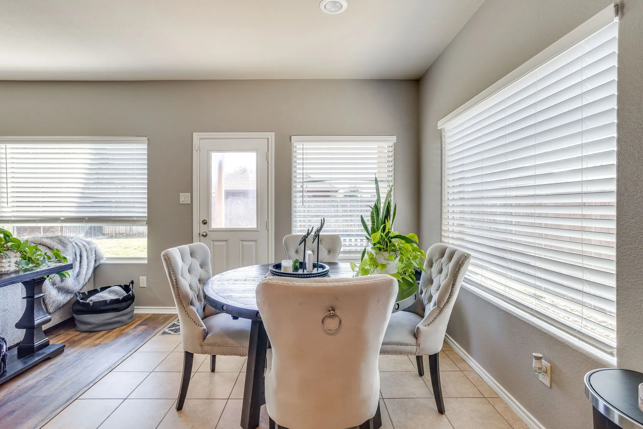 Single Family Residence For Sale in Denton County , 5124 Meadow Lane, Krum, Texas 76249, 4 Bedroom, 3 Bathroom, 2 Garage spaces, 2,393 Sqft, built in 2013, mls#21417927, Real Estate Agent in Krum, Homes For Sale in Denton county, Homes For Sale in Krum, Realtor in Krum Texas, Real Estate Brokerage Independent Realty Texas, Luminita Cordes Realtor