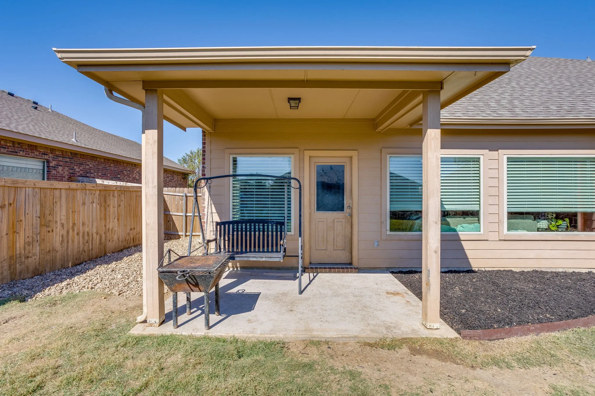Single Family Residence For Sale in Denton County , 5124 Meadow Lane, Krum, Texas 76249, 4 Bedroom, 3 Bathroom, 2 Garage spaces, 2,393 Sqft, built in 2013, mls#21417927, Real Estate Agent in Krum, Homes For Sale in Denton county, Homes For Sale in Krum, Realtor in Krum Texas, Real Estate Brokerage Independent Realty Texas, Luminita Cordes Realtor