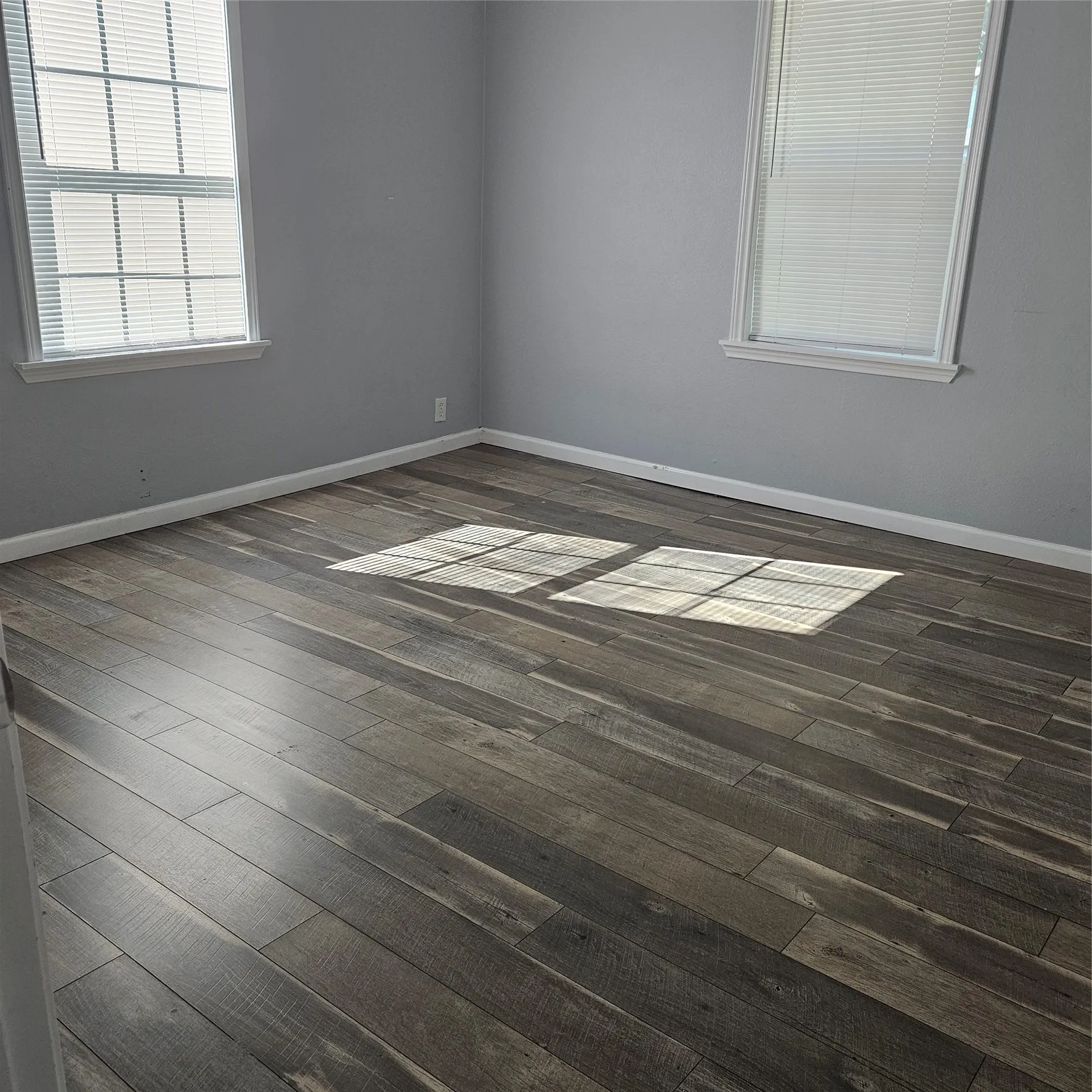 Single Family Residence For Rent in Hunt County , 4218 Stonewall Street, Greenville, Texas 75401, 2 Bedroom, 2 Bathroom, Garage spaces, 1,300 Sqft, built in 1940, mls#21418644, Real Estate Agent in Greenville, Homes For Rent in Hunt county, Homes For Rent in Greenville, Realtor in Greenville Texas, Real Estate Brokerage Independent Realty Texas, Luminita Cordes Realtor