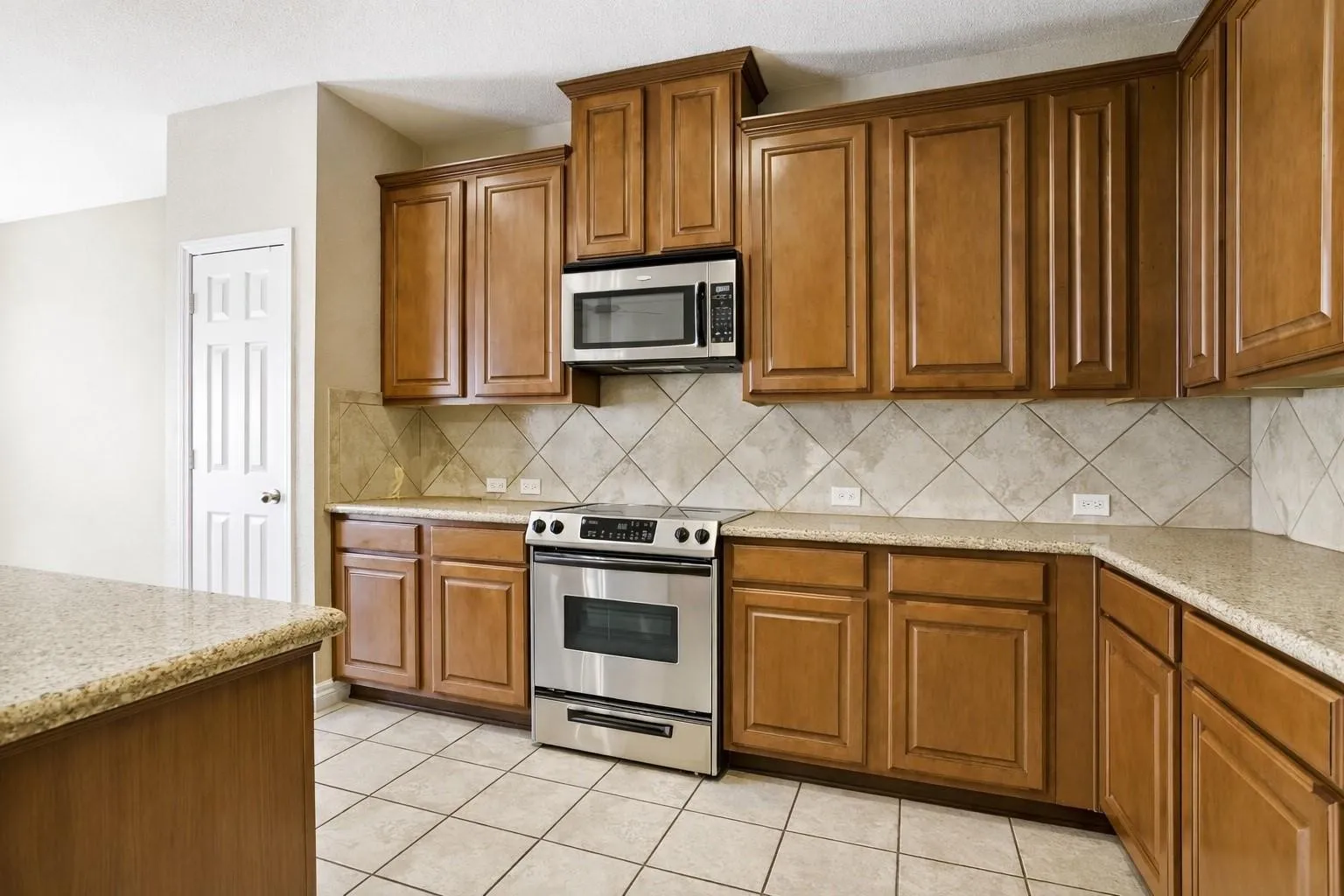 Single Family Residence For Sale in Denton County , 15712 Ringdove Court, Fort Worth, Texas 76262, 4 Bedroom, 3 Bathroom, 2 Garage spaces, 2,912 Sqft, built in 2007, mls#21418646, Real Estate Agent in Fort Worth, Homes For Sale in Denton county, Homes For Sale in Fort Worth, Realtor in Fort Worth Texas, Real Estate Brokerage Independent Realty Texas, Luminita Cordes Realtor
