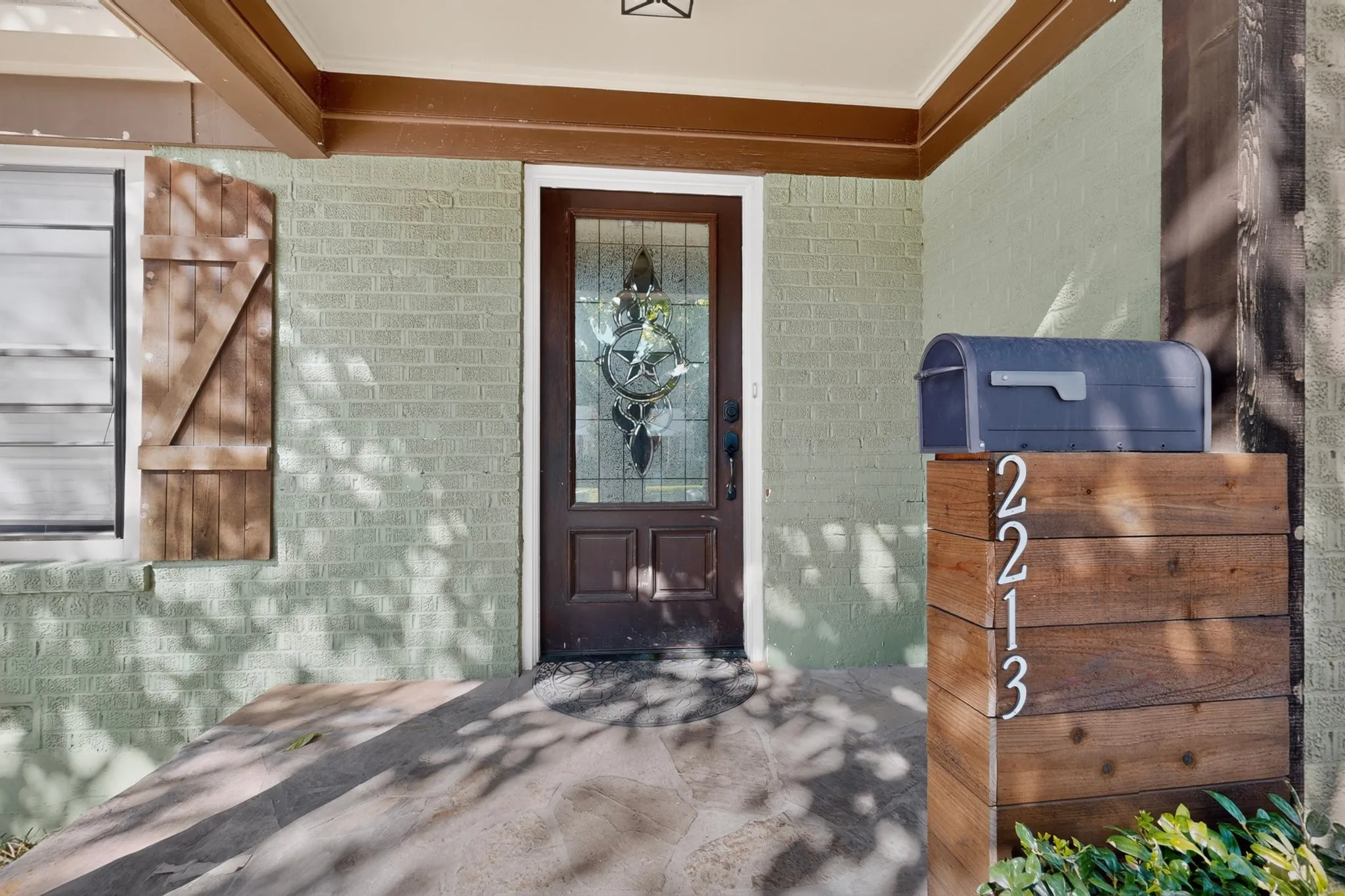 Single Family Residence For Rent in Dallas County , 2213 Huskey Street, Garland, Texas 75041, 3 Bedroom, 2 Bathroom, Garage spaces, 1,028 Sqft, built in 1951, mls#21417904, Real Estate Agent in Garland, Homes For Rent in Dallas county, Homes For Rent in Garland, Realtor in Garland Texas, Real Estate Brokerage Independent Realty Texas, Luminita Cordes Realtor