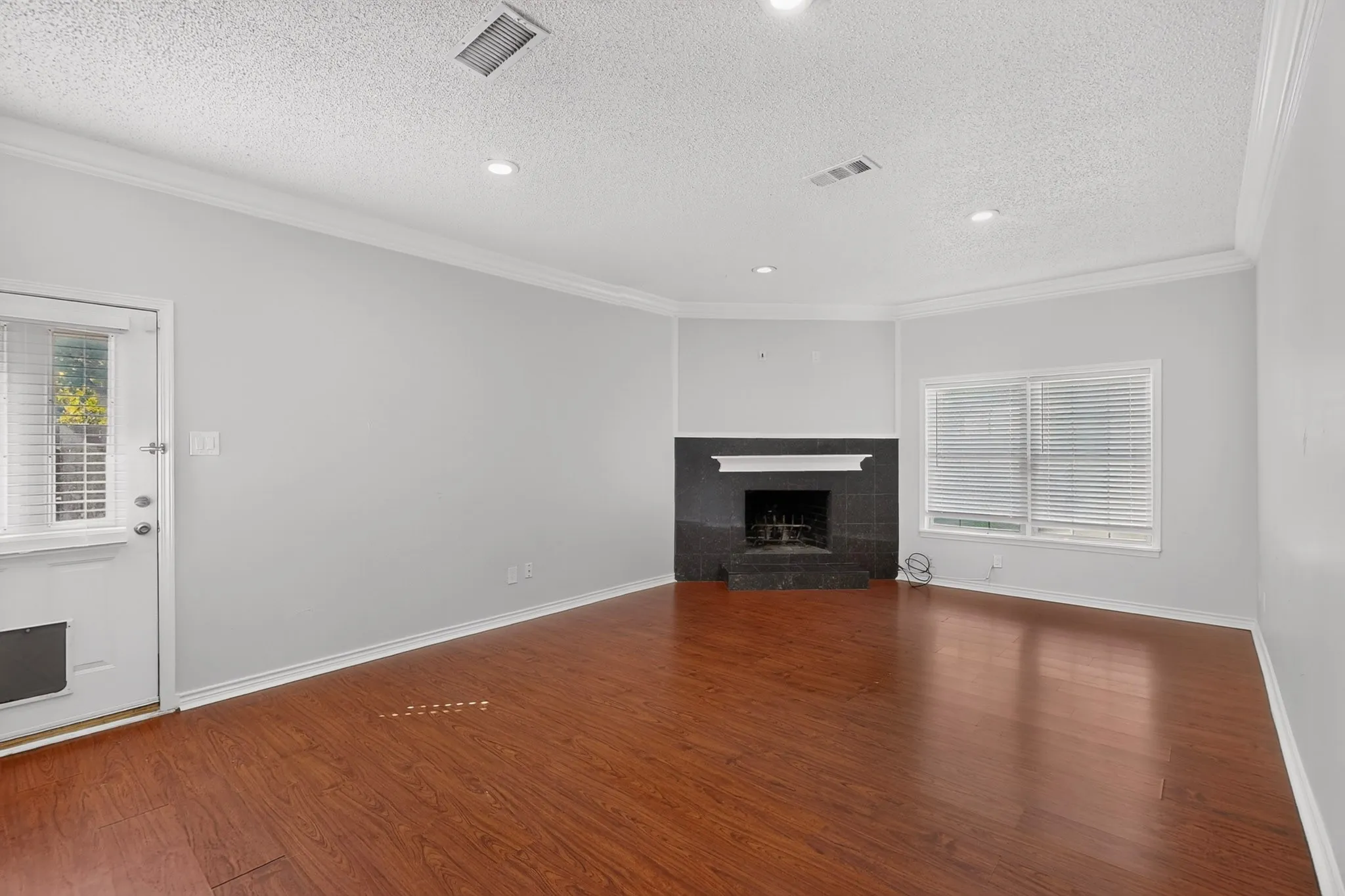 Single Family Residence For Rent in Dallas County , 2213 Huskey Street, Garland, Texas 75041, 3 Bedroom, 2 Bathroom, Garage spaces, 1,028 Sqft, built in 1951, mls#21417904, Real Estate Agent in Garland, Homes For Rent in Dallas county, Homes For Rent in Garland, Realtor in Garland Texas, Real Estate Brokerage Independent Realty Texas, Luminita Cordes Realtor