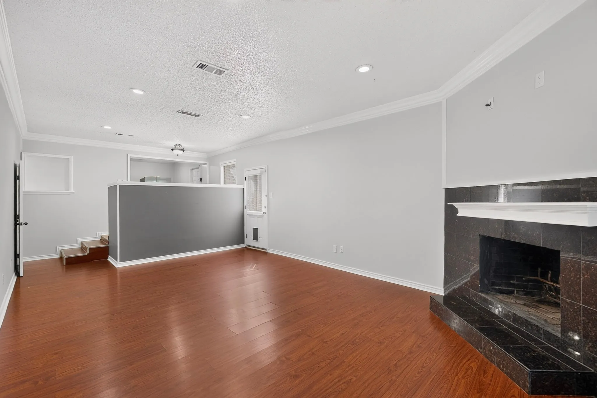 Single Family Residence For Rent in Dallas County , 2213 Huskey Street, Garland, Texas 75041, 3 Bedroom, 2 Bathroom, Garage spaces, 1,028 Sqft, built in 1951, mls#21417904, Real Estate Agent in Garland, Homes For Rent in Dallas county, Homes For Rent in Garland, Realtor in Garland Texas, Real Estate Brokerage Independent Realty Texas, Luminita Cordes Realtor