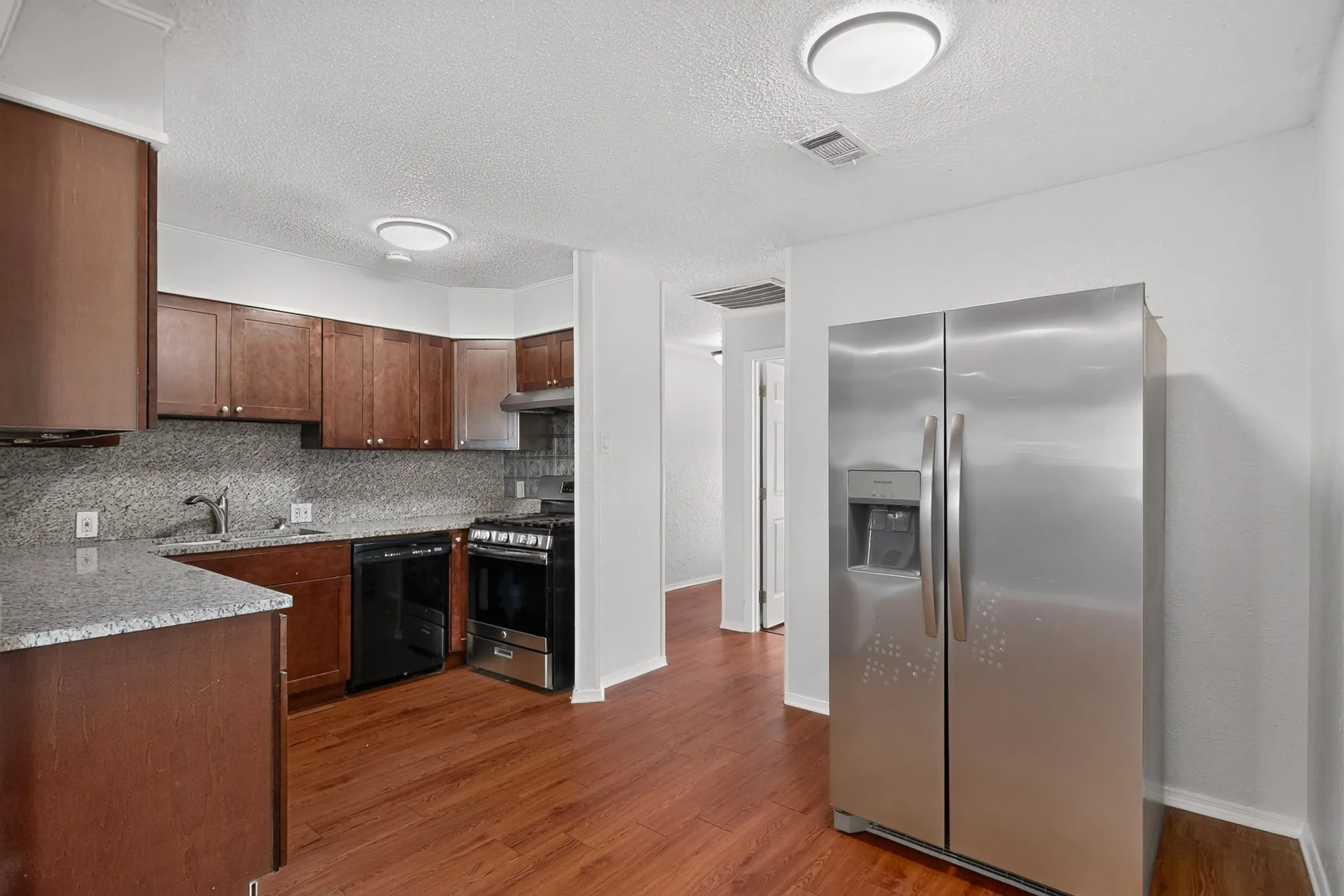 Single Family Residence For Rent in Dallas County , 2213 Huskey Street, Garland, Texas 75041, 3 Bedroom, 2 Bathroom, Garage spaces, 1,028 Sqft, built in 1951, mls#21417904, Real Estate Agent in Garland, Homes For Rent in Dallas county, Homes For Rent in Garland, Realtor in Garland Texas, Real Estate Brokerage Independent Realty Texas, Luminita Cordes Realtor