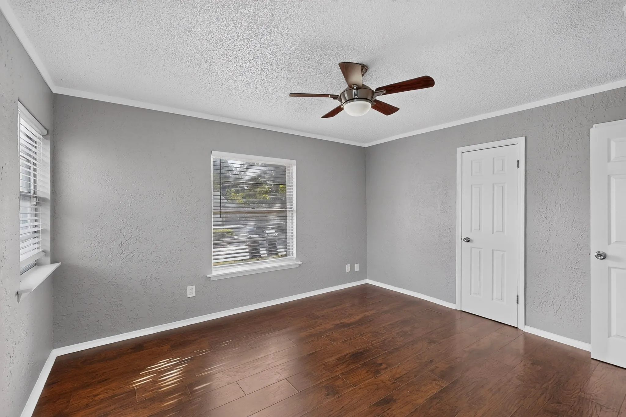 Single Family Residence For Rent in Dallas County , 2213 Huskey Street, Garland, Texas 75041, 3 Bedroom, 2 Bathroom, Garage spaces, 1,028 Sqft, built in 1951, mls#21417904, Real Estate Agent in Garland, Homes For Rent in Dallas county, Homes For Rent in Garland, Realtor in Garland Texas, Real Estate Brokerage Independent Realty Texas, Luminita Cordes Realtor