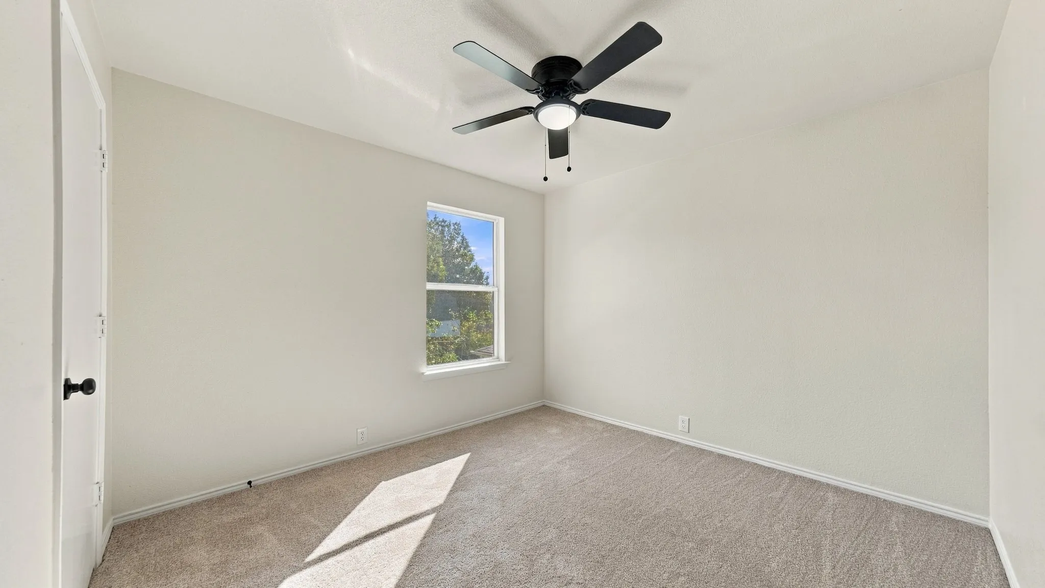 Single Family Residence For Sale in Tarrant County , 7007 Bridlewood Drive, Arlington, Texas 76002, 4 Bedroom, 3 Bathroom, 2 Garage spaces, 2,040 Sqft, built in 1999, mls#21418691, Real Estate Agent in Arlington, Homes For Sale in Tarrant county, Homes For Sale in Arlington, Realtor in Arlington Texas, Real Estate Brokerage Independent Realty Texas, Luminita Cordes Realtor