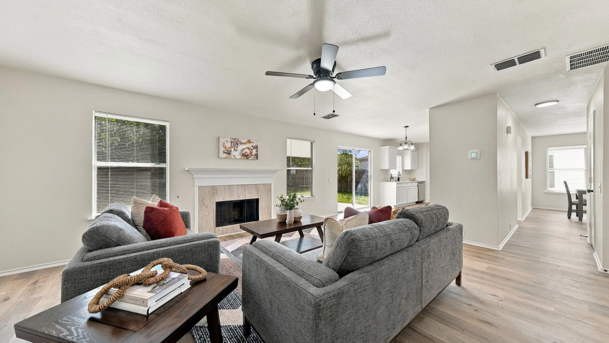 Single Family Residence For Sale in Tarrant County , 7007 Bridlewood Drive, Arlington, Texas 76002, 4 Bedroom, 3 Bathroom, 2 Garage spaces, 2,040 Sqft, built in 1999, mls#21418691, Real Estate Agent in Arlington, Homes For Sale in Tarrant county, Homes For Sale in Arlington, Realtor in Arlington Texas, Real Estate Brokerage Independent Realty Texas, Luminita Cordes Realtor