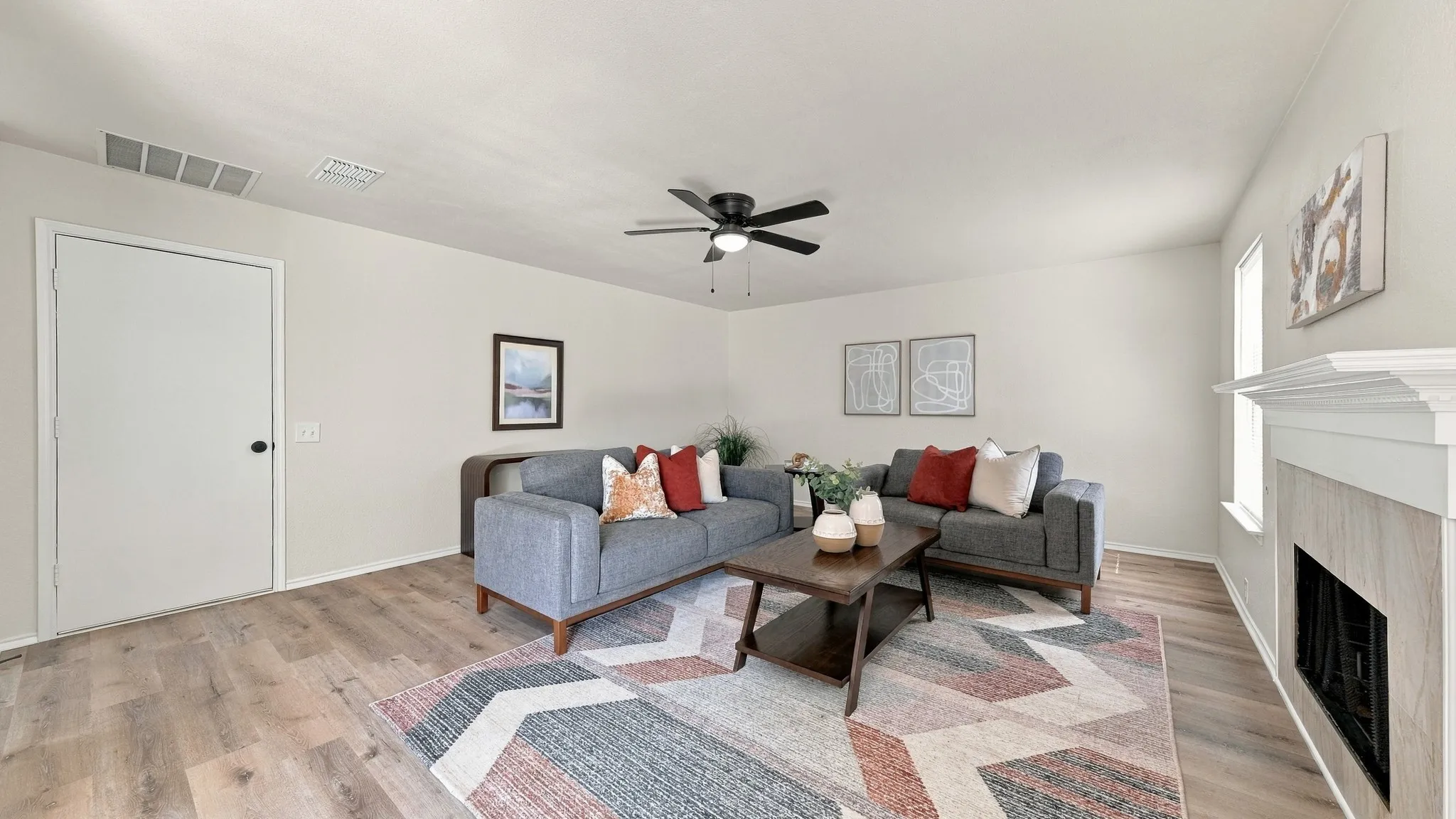 Single Family Residence For Sale in Tarrant County , 7007 Bridlewood Drive, Arlington, Texas 76002, 4 Bedroom, 3 Bathroom, 2 Garage spaces, 2,040 Sqft, built in 1999, mls#21418691, Real Estate Agent in Arlington, Homes For Sale in Tarrant county, Homes For Sale in Arlington, Realtor in Arlington Texas, Real Estate Brokerage Independent Realty Texas, Luminita Cordes Realtor