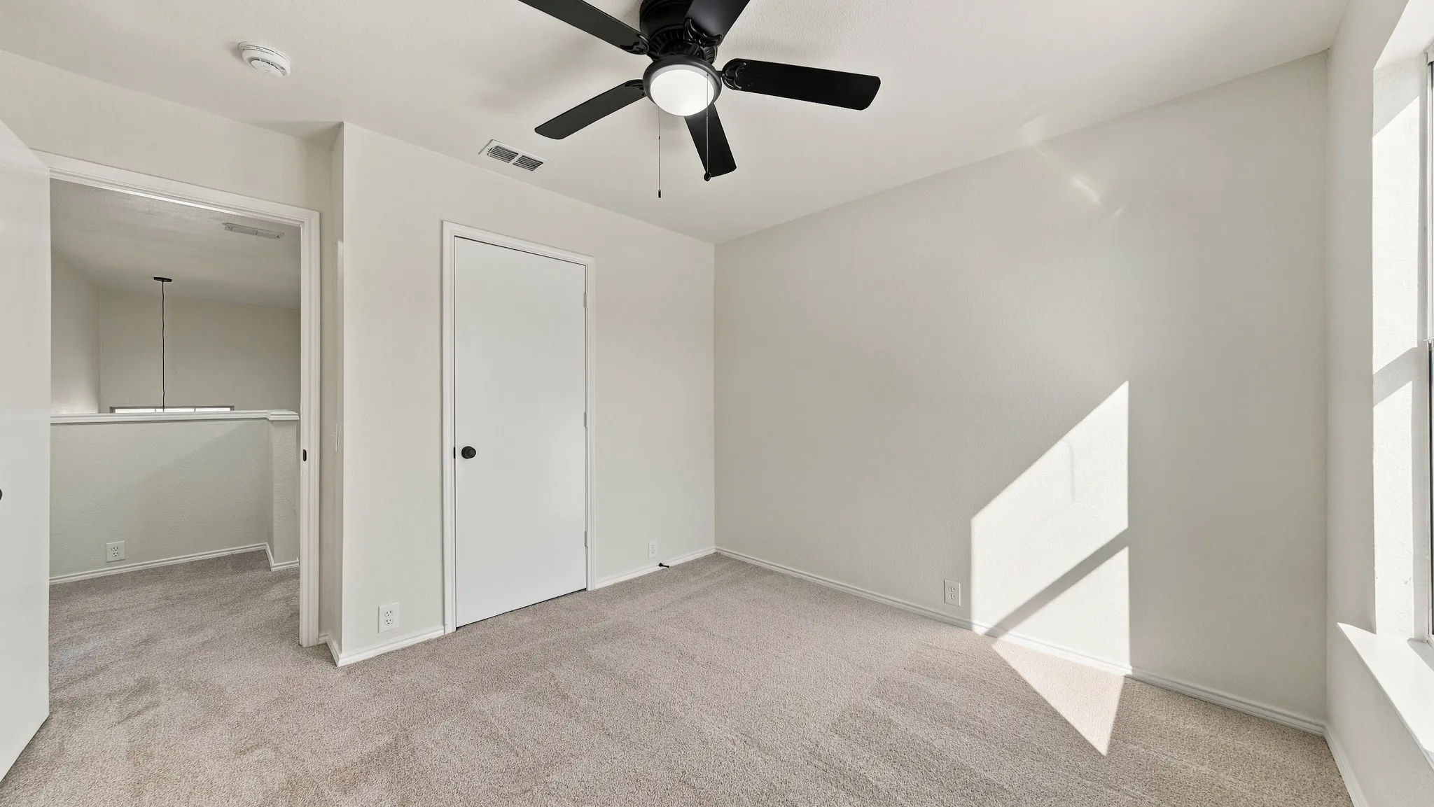 Single Family Residence For Sale in Tarrant County , 7007 Bridlewood Drive, Arlington, Texas 76002, 4 Bedroom, 3 Bathroom, 2 Garage spaces, 2,040 Sqft, built in 1999, mls#21418691, Real Estate Agent in Arlington, Homes For Sale in Tarrant county, Homes For Sale in Arlington, Realtor in Arlington Texas, Real Estate Brokerage Independent Realty Texas, Luminita Cordes Realtor
