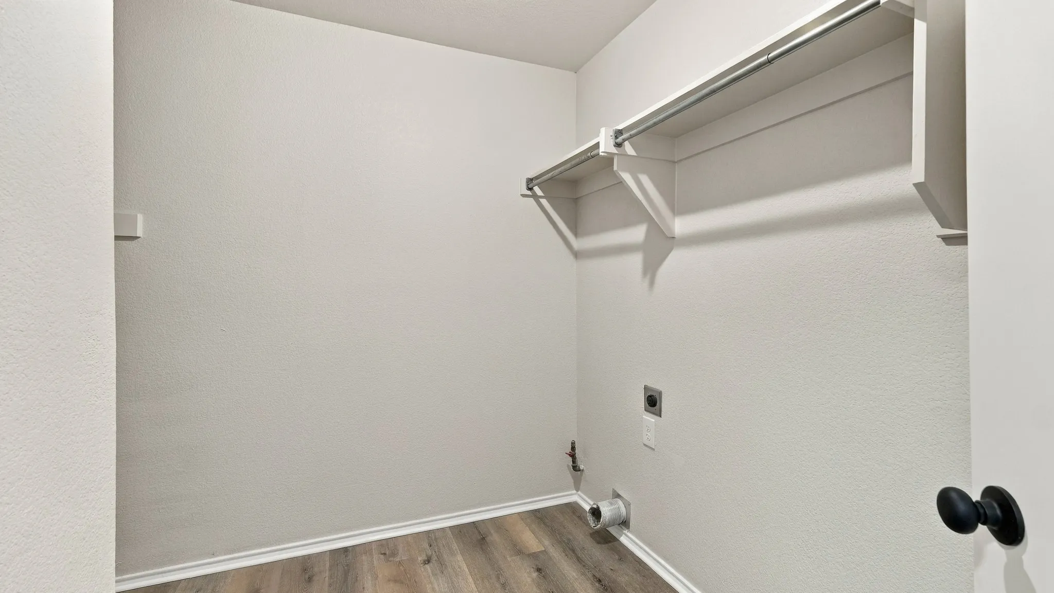 Single Family Residence For Sale in Tarrant County , 7007 Bridlewood Drive, Arlington, Texas 76002, 4 Bedroom, 3 Bathroom, 2 Garage spaces, 2,040 Sqft, built in 1999, mls#21418691, Real Estate Agent in Arlington, Homes For Sale in Tarrant county, Homes For Sale in Arlington, Realtor in Arlington Texas, Real Estate Brokerage Independent Realty Texas, Luminita Cordes Realtor