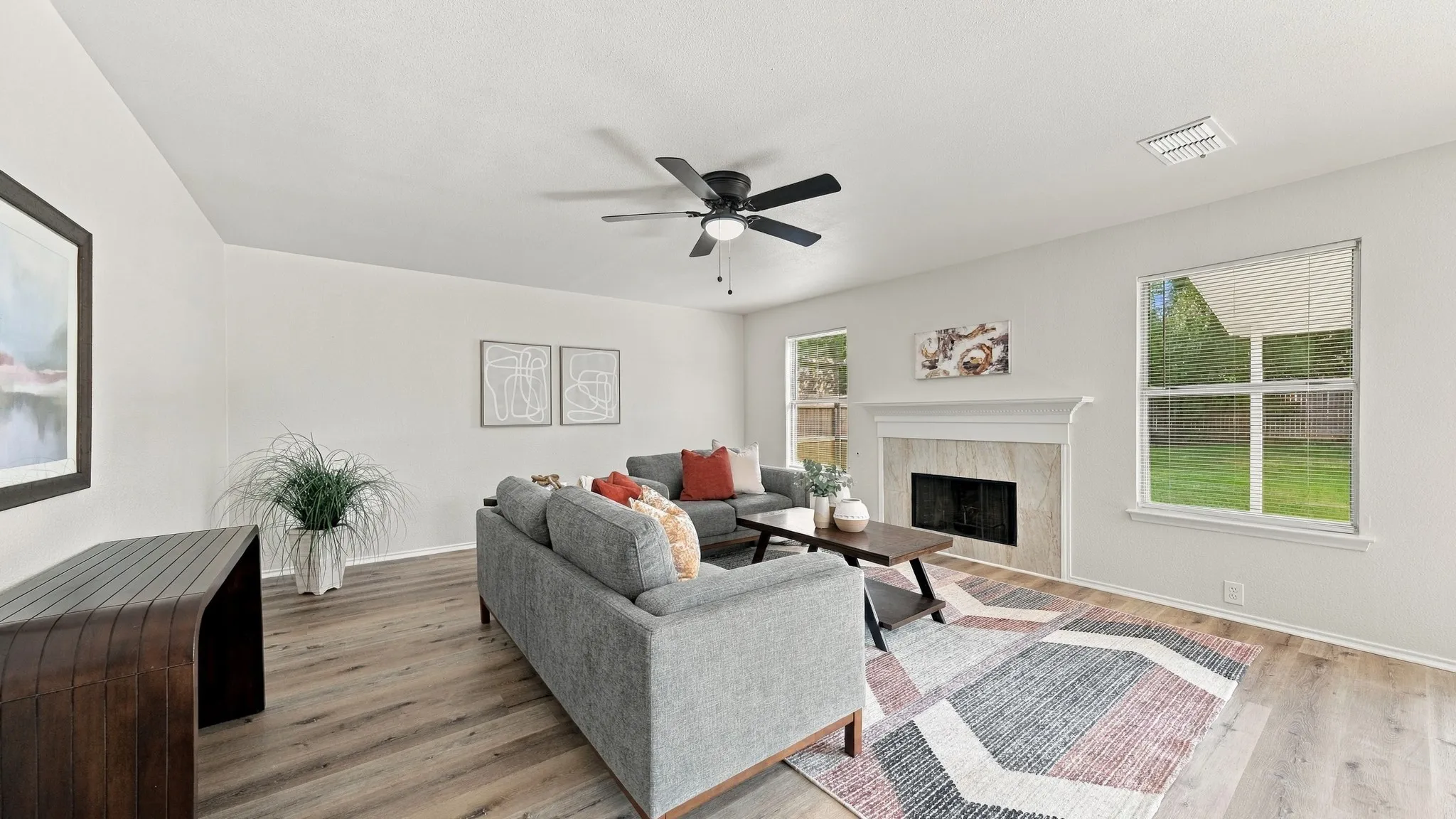 Single Family Residence For Sale in Tarrant County , 7007 Bridlewood Drive, Arlington, Texas 76002, 4 Bedroom, 3 Bathroom, 2 Garage spaces, 2,040 Sqft, built in 1999, mls#21418691, Real Estate Agent in Arlington, Homes For Sale in Tarrant county, Homes For Sale in Arlington, Realtor in Arlington Texas, Real Estate Brokerage Independent Realty Texas, Luminita Cordes Realtor