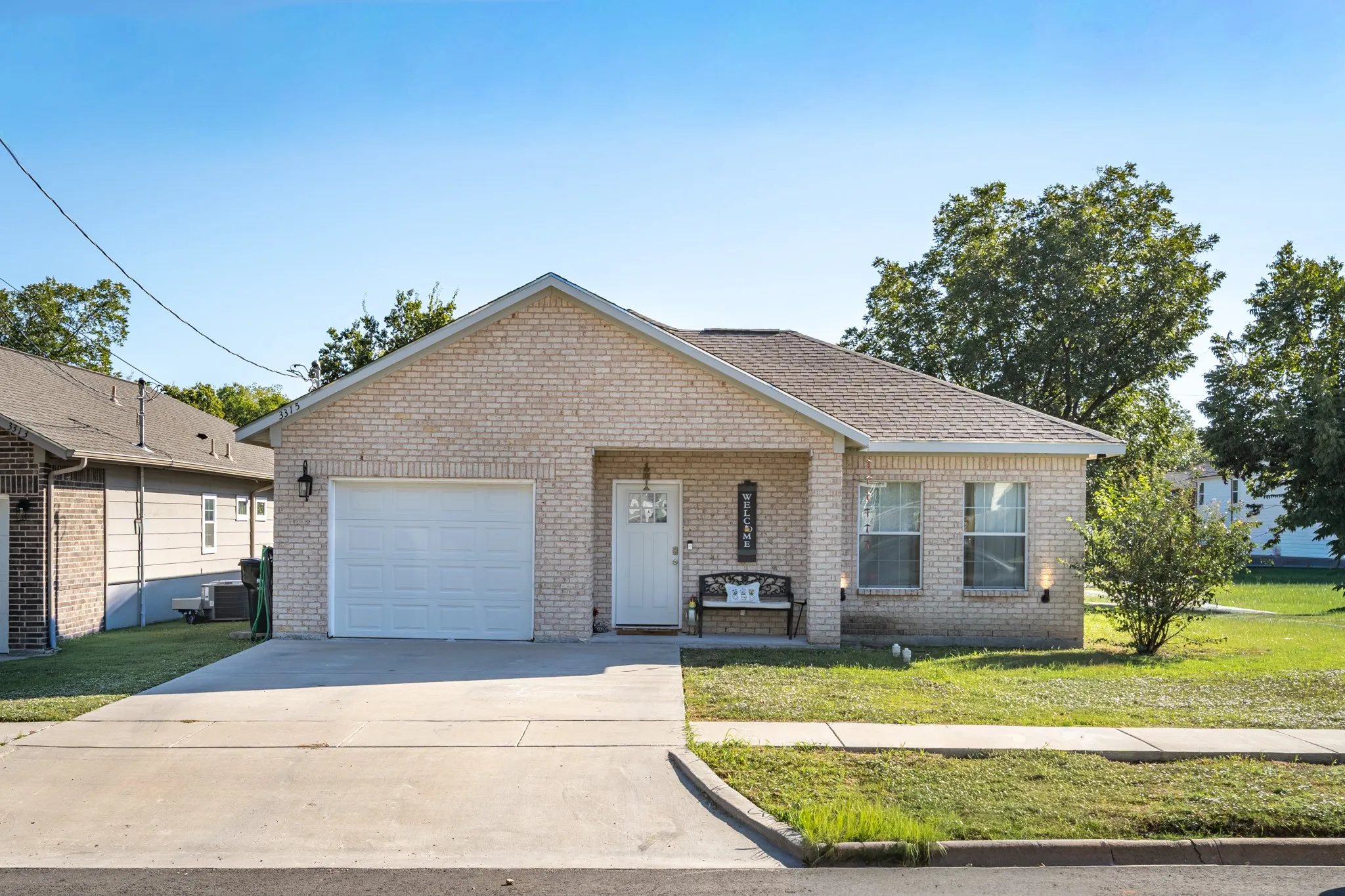 Single Family Residence For Sale in Hunt County , 3315 Pickett Street, Greenville, Texas 75401, 3 Bedroom, 2 Bathroom, 1 Garage spaces, 1,439 Sqft, built in 2022, mls#21415484, Real Estate Agent in Greenville, Homes For Sale in Hunt county, Homes For Sale in Greenville, Realtor in Greenville Texas, Real Estate Brokerage Independent Realty Texas, Luminita Cordes Realtor