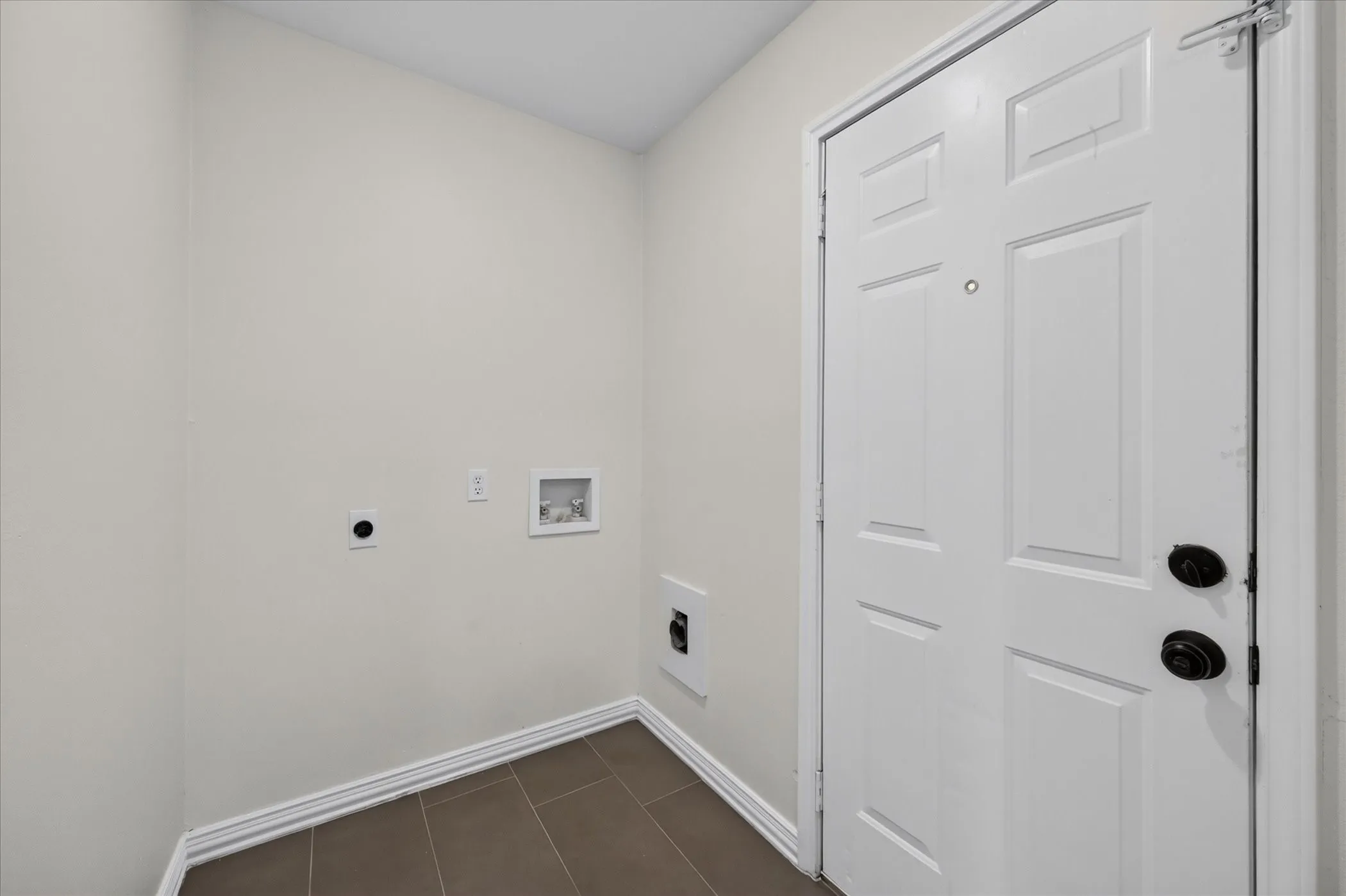 Single Family Residence For Sale in Dallas County , 721 Owensons Drive, Dallas, Texas 75224, 3 Bedroom, 2 Bathroom, Garage spaces, 1,648 Sqft, built in 1954, mls#21418320, Real Estate Agent in Dallas, Homes For Sale in Dallas county, Homes For Sale in Dallas, Realtor in Dallas Texas, Real Estate Brokerage Independent Realty Texas, Luminita Cordes Realtor