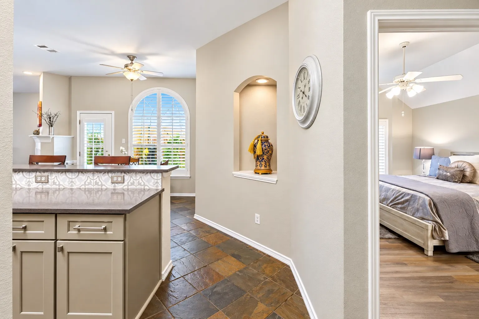Single Family Residence For Sale in Dallas County , 10112 Norman Court, Irving, Texas 75063, 4 Bedroom, 2 Bathroom, 2 Garage spaces, 2,141 Sqft, built in 1994, mls#21411423, Real Estate Agent in Irving, Homes For Sale in Dallas county, Homes For Sale in Irving, Realtor in Irving Texas, Real Estate Brokerage Independent Realty Texas, Luminita Cordes Realtor