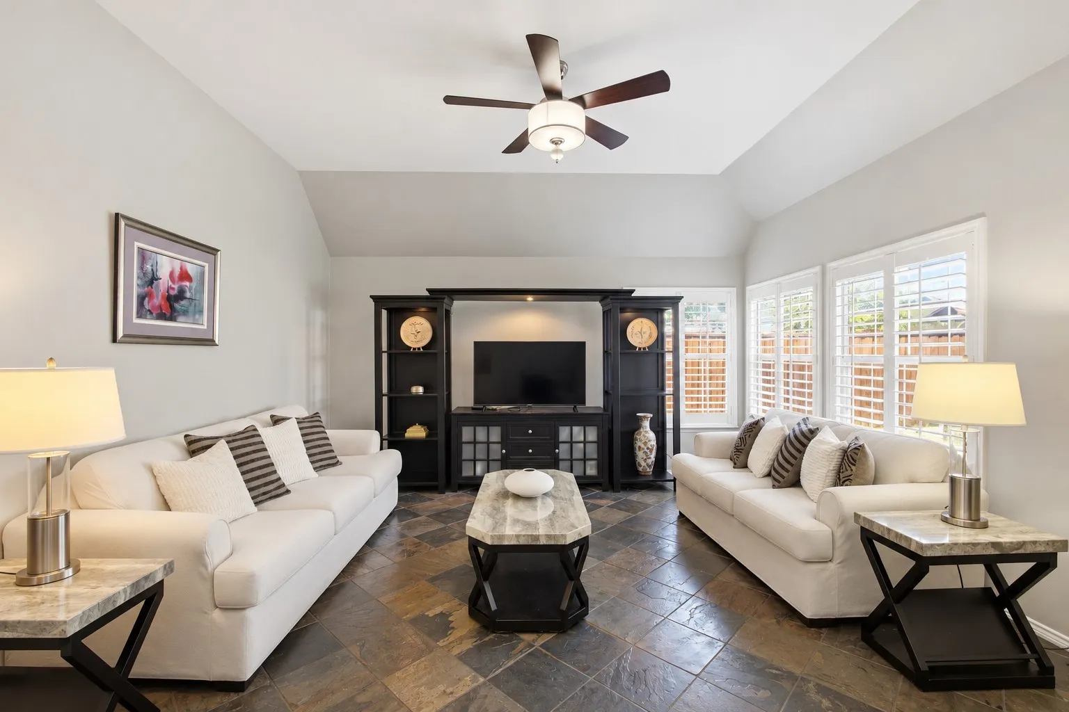Single Family Residence For Sale in Dallas County , 10112 Norman Court, Irving, Texas 75063, 4 Bedroom, 2 Bathroom, 2 Garage spaces, 2,141 Sqft, built in 1994, mls#21411423, Real Estate Agent in Irving, Homes For Sale in Dallas county, Homes For Sale in Irving, Realtor in Irving Texas, Real Estate Brokerage Independent Realty Texas, Luminita Cordes Realtor