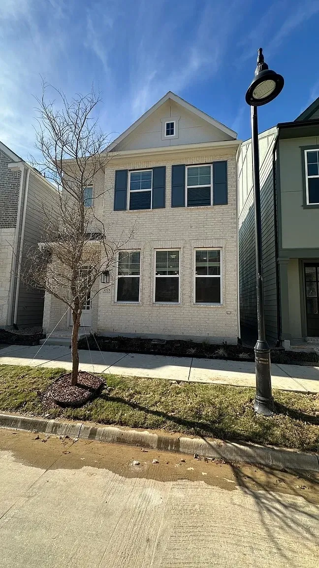 Single Family Residence For Rent