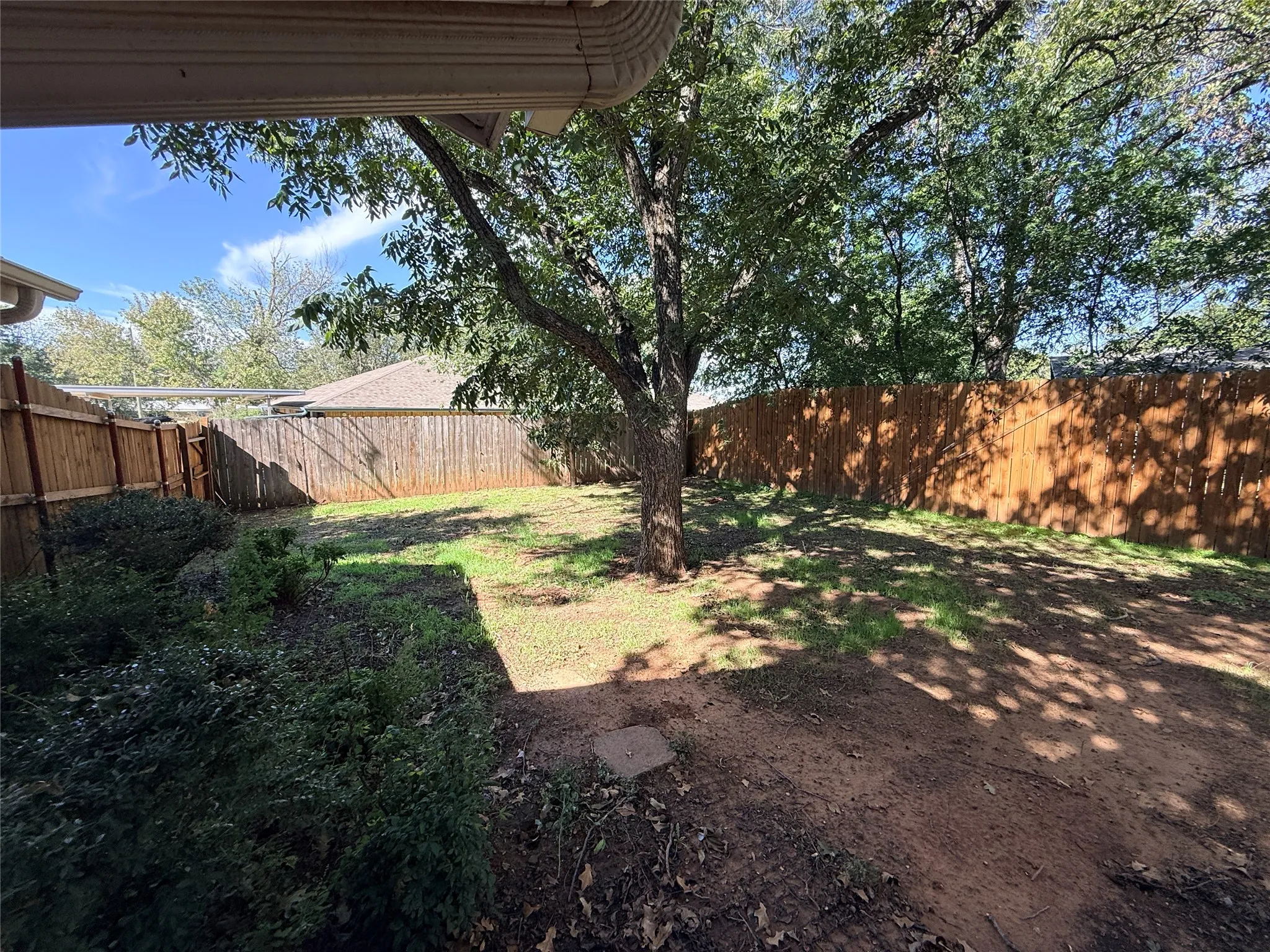 Single Family Residence For Sale in Young County , 1405 Thompson Drive, Graham, Texas 76450, 3 Bedroom, 2 Bathroom, 2 Garage spaces, 1,494 Sqft, built in 1959, mls#21418457, Real Estate Agent in Graham, Homes For Sale in Young county, Homes For Sale in Graham, Realtor in Graham Texas, Real Estate Brokerage Independent Realty Texas, Luminita Cordes Realtor