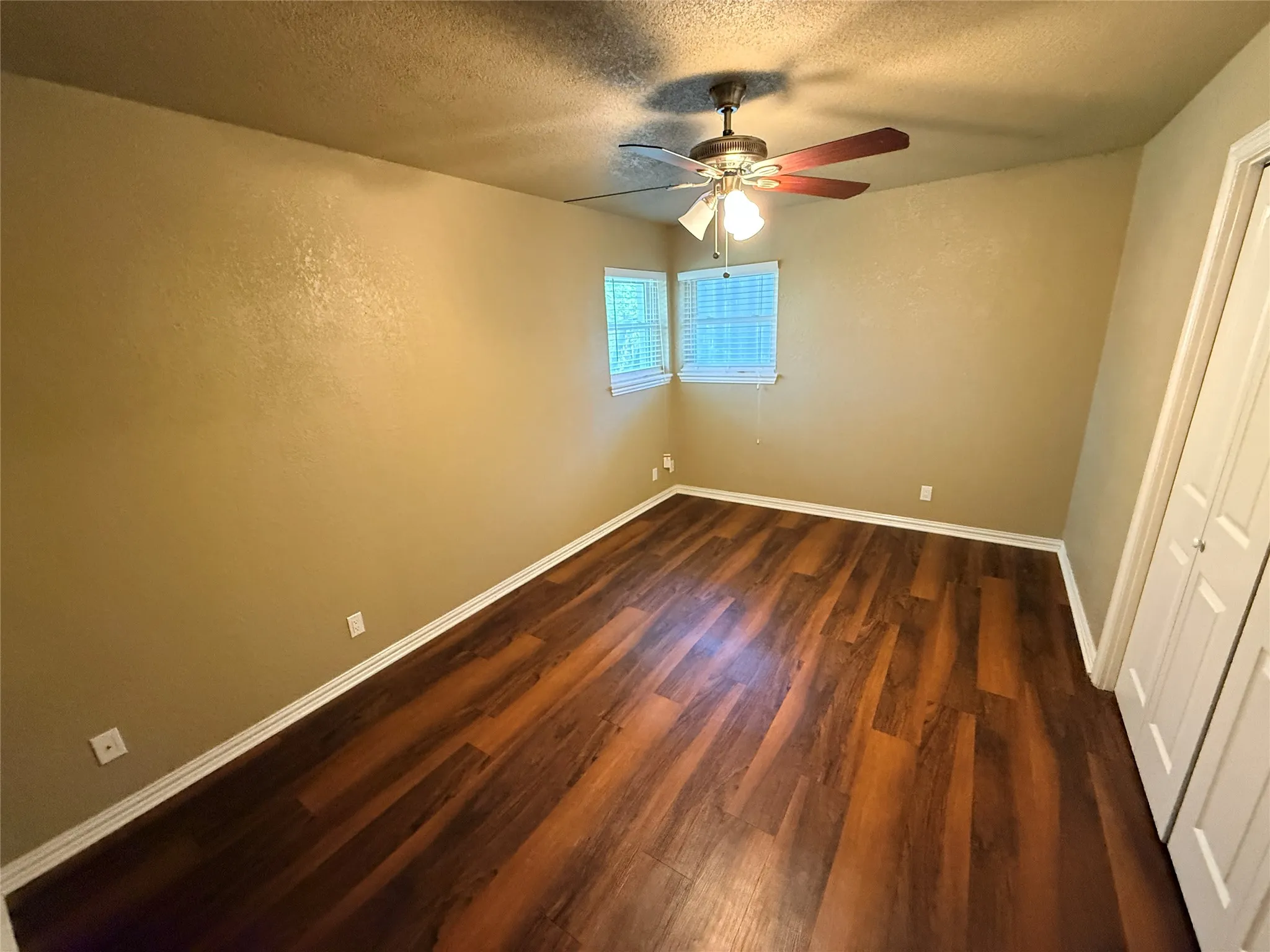 Single Family Residence For Sale in Young County , 1405 Thompson Drive, Graham, Texas 76450, 3 Bedroom, 2 Bathroom, 2 Garage spaces, 1,494 Sqft, built in 1959, mls#21418457, Real Estate Agent in Graham, Homes For Sale in Young county, Homes For Sale in Graham, Realtor in Graham Texas, Real Estate Brokerage Independent Realty Texas, Luminita Cordes Realtor
