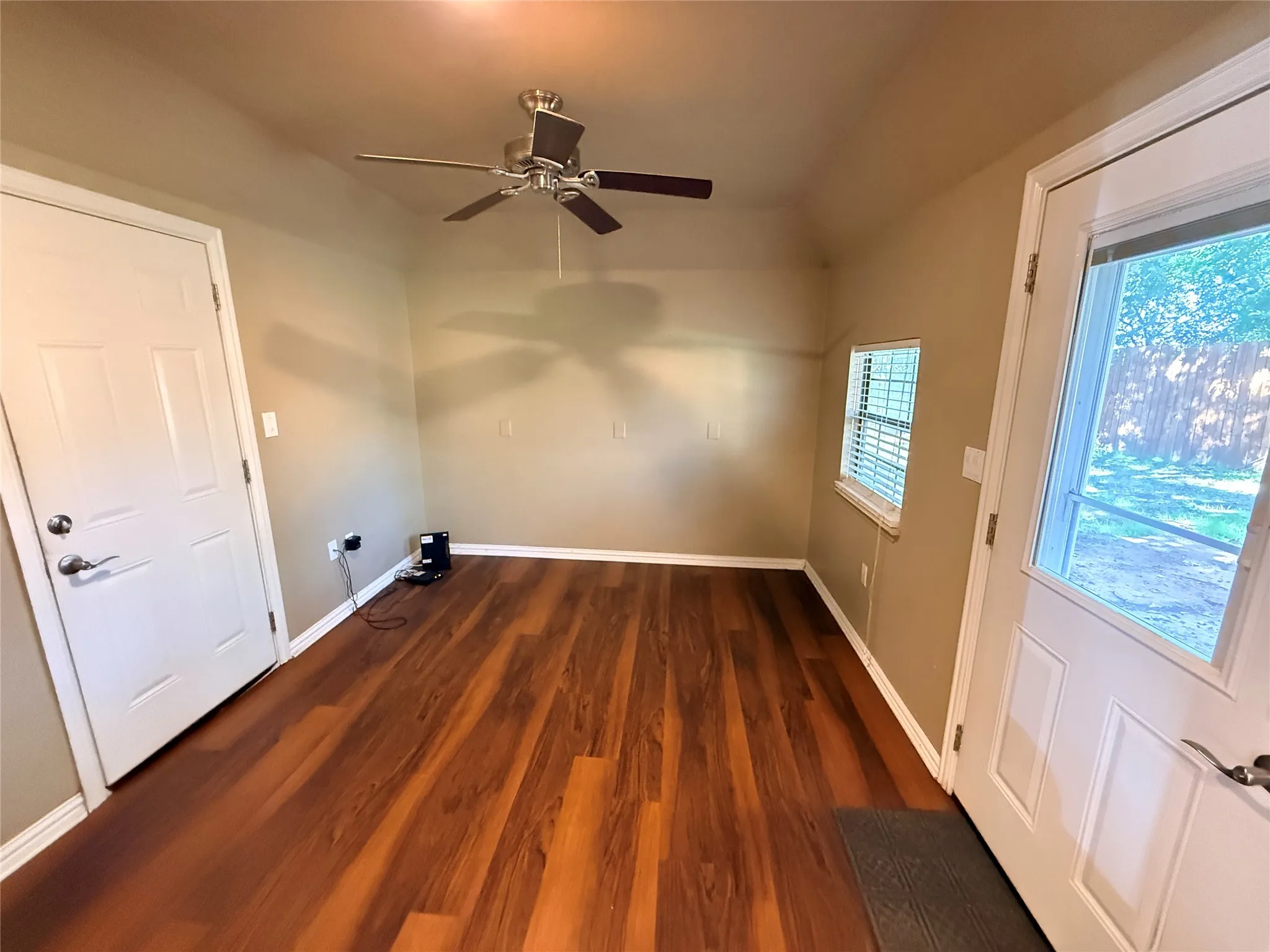 Single Family Residence For Sale in Young County , 1405 Thompson Drive, Graham, Texas 76450, 3 Bedroom, 2 Bathroom, 2 Garage spaces, 1,494 Sqft, built in 1959, mls#21418457, Real Estate Agent in Graham, Homes For Sale in Young county, Homes For Sale in Graham, Realtor in Graham Texas, Real Estate Brokerage Independent Realty Texas, Luminita Cordes Realtor