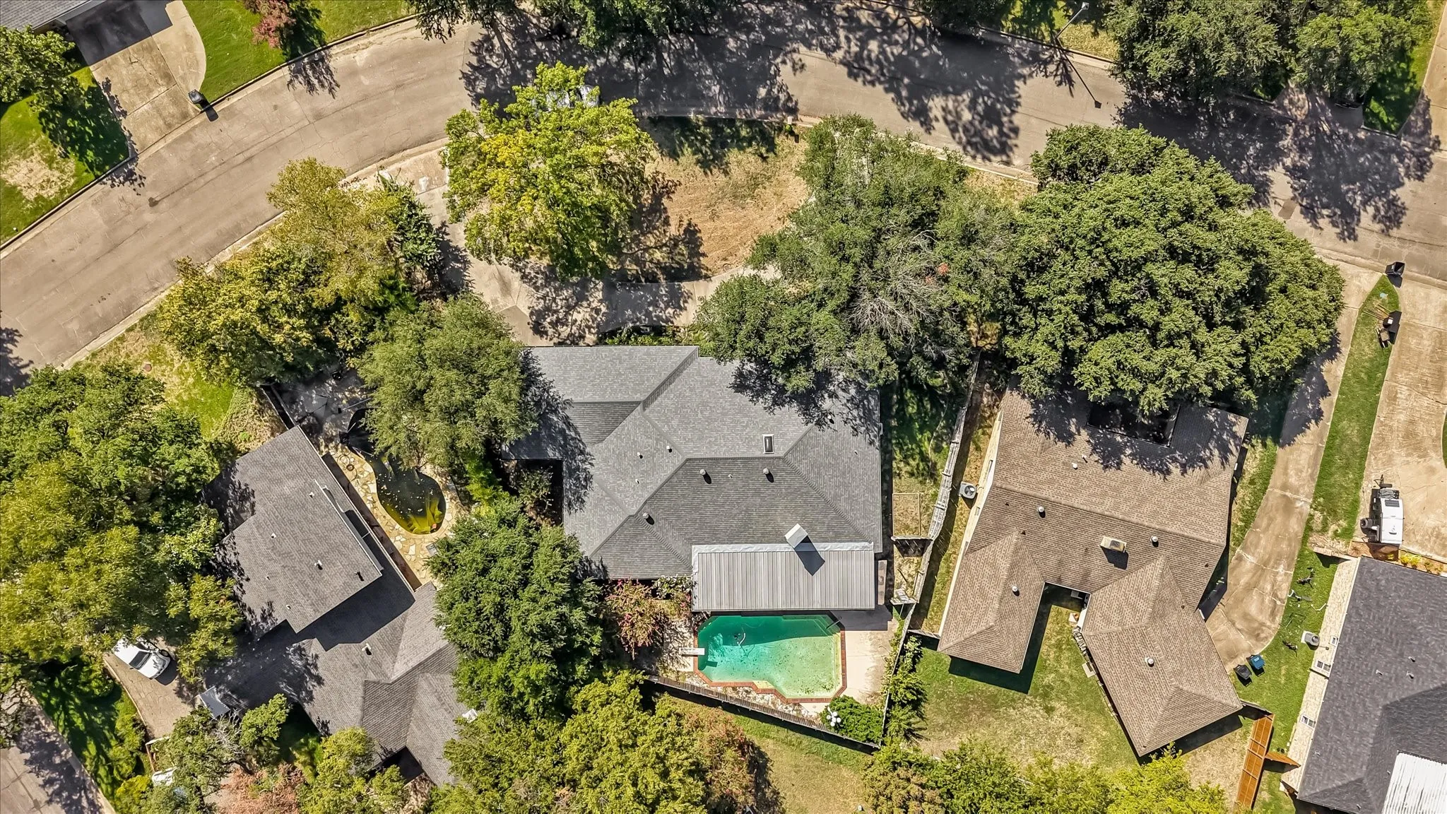 Single Family Residence For Sale in Hunt County , 2306 Rabb Drive, Greenville, Texas 75402, 4 Bedroom, 2 Bathroom, Garage spaces, 2,806 Sqft, built in 1972, mls#21413665, Real Estate Agent in Greenville, Homes For Sale in Hunt county, Homes For Sale in Greenville, Realtor in Greenville Texas, Real Estate Brokerage Independent Realty Texas, Luminita Cordes Realtor