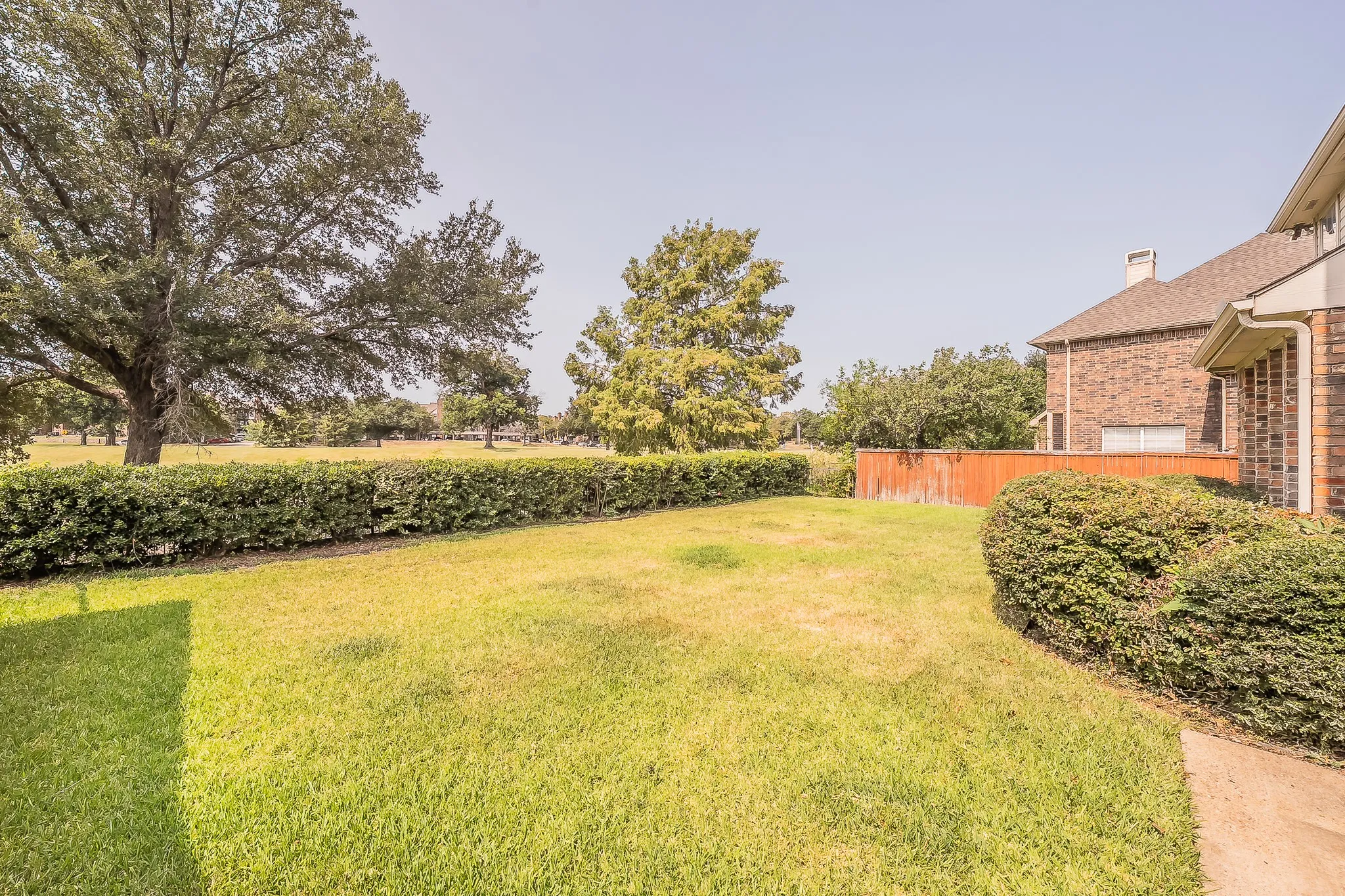 Single Family Residence For Rent in Dallas County , 10503 Waters Drive, Irving, Texas 75063, 4 Bedroom, 3 Bathroom, 2 Garage spaces, 2,458 Sqft, built in 1994, mls#21418273, Real Estate Agent in Irving, Homes For Rent in Dallas county, Homes For Rent in Irving, Realtor in Irving Texas, Real Estate Brokerage Independent Realty Texas, Luminita Cordes Realtor