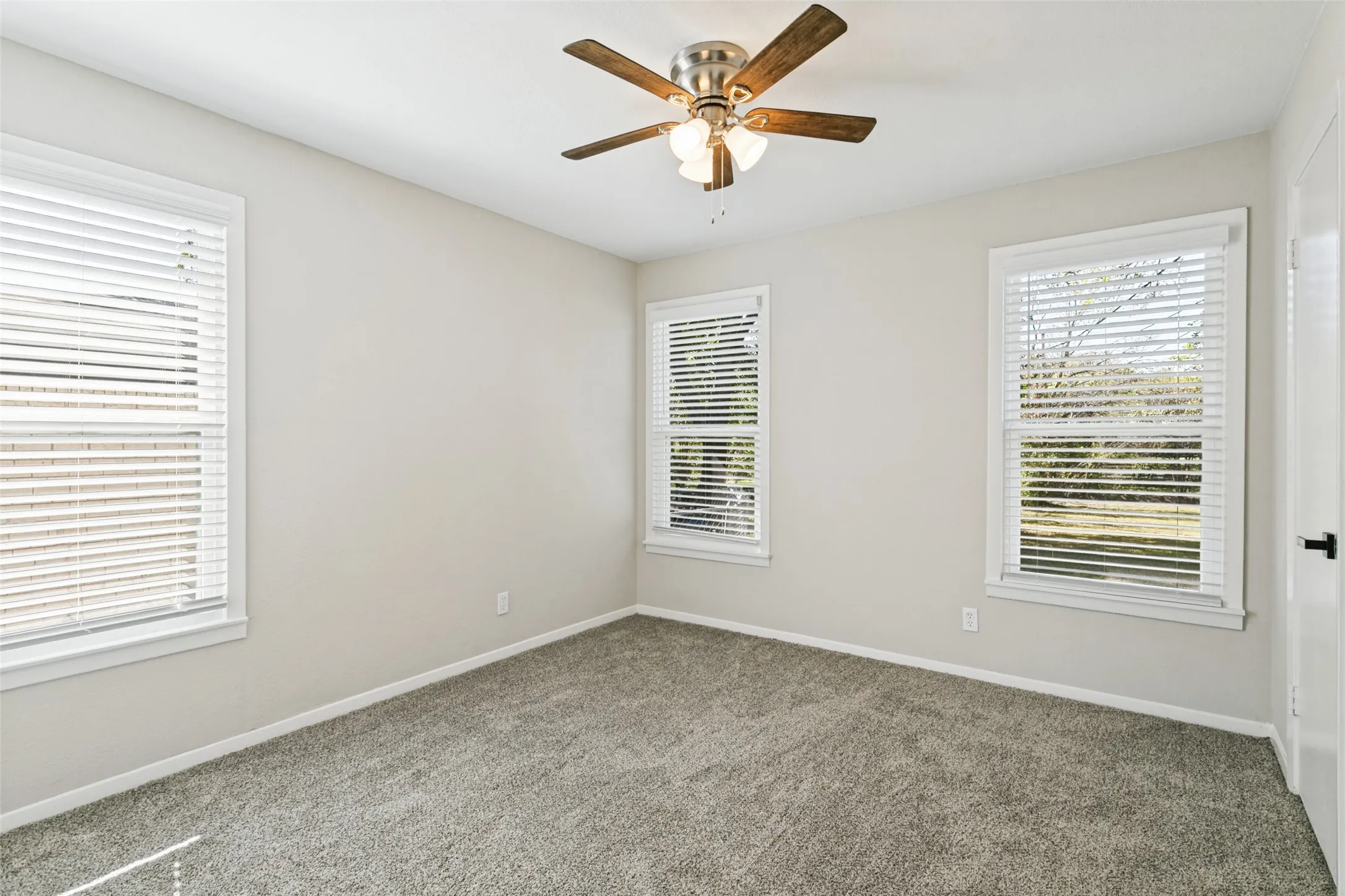 Single Family Residence For Sale in Tarrant County , 4333 Mackey Drive, North Richland Hills, Texas 76180, 4 Bedroom, 2 Bathroom, 2 Garage spaces, 1,914 Sqft, built in 1955, mls#21418868, Real Estate Agent in North Richland Hills, Homes For Sale in Tarrant county, Homes For Sale in North Richland Hills, Realtor in North Richland Hills Texas, Real Estate Brokerage Independent Realty Texas, Luminita Cordes Realtor