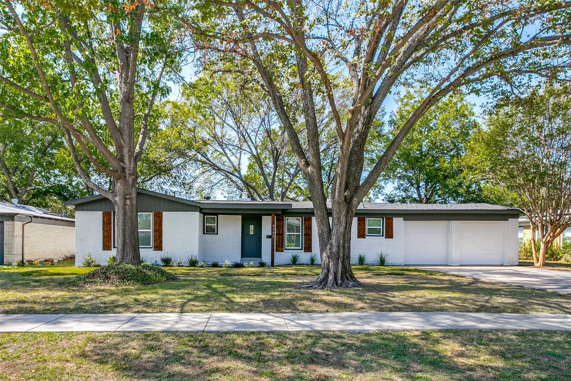 Single Family Residence For Sale in Tarrant County , 4333 Mackey Drive, North Richland Hills, Texas 76180, 4 Bedroom, 2 Bathroom, 2 Garage spaces, 1,914 Sqft, built in 1955, mls#21418868, Real Estate Agent in North Richland Hills, Homes For Sale in Tarrant county, Homes For Sale in North Richland Hills, Realtor in North Richland Hills Texas, Real Estate Brokerage Independent Realty Texas, Luminita Cordes Realtor