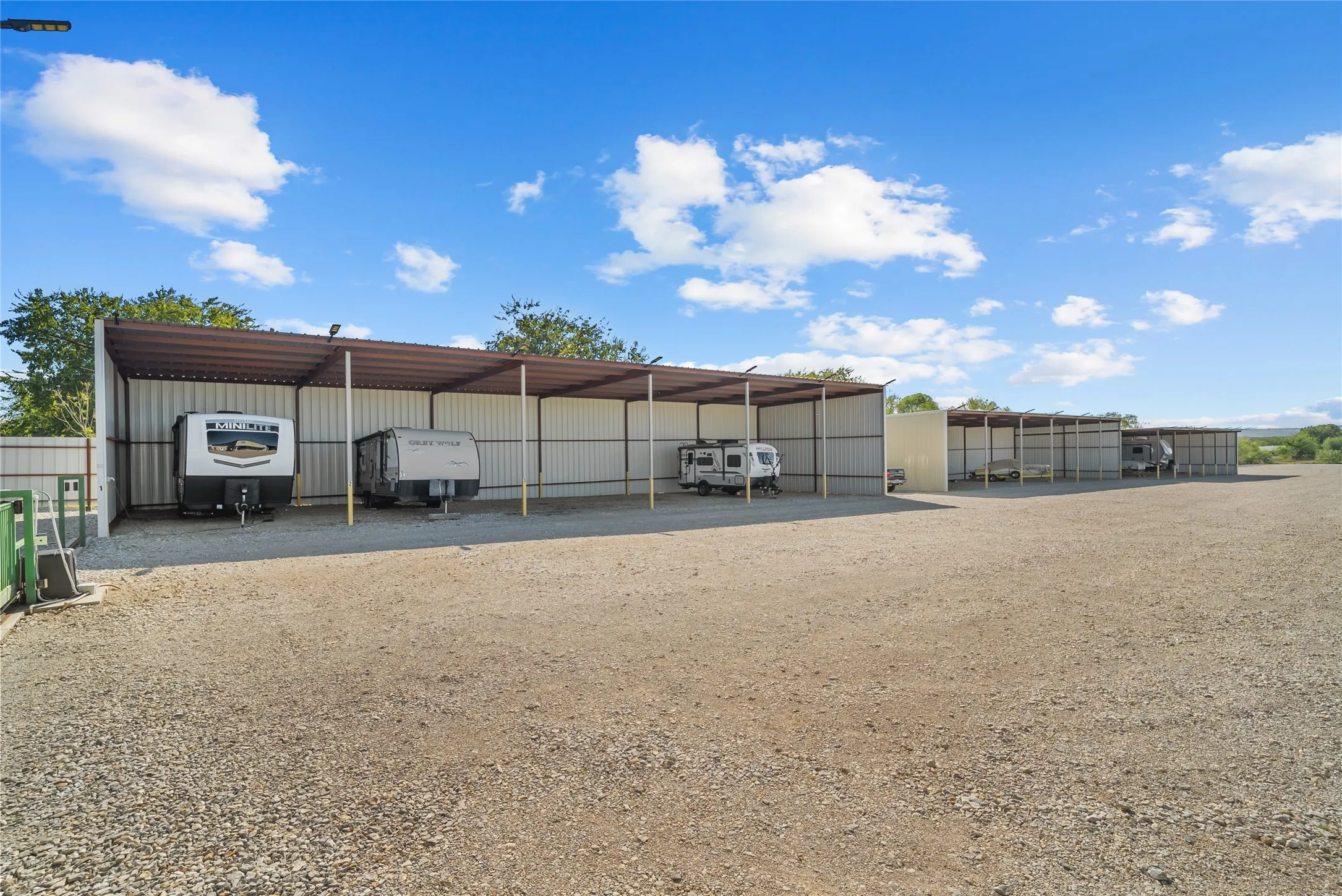 Triplex For Sale in Palo Pinto County , 462 Halsell Road, Mineral Wells, Texas 76067, 8 Bedroom, 9 Bathroom, 5 Garage spaces, 0 Sqft, built in 2008, mls#21418862, Real Estate Agent in Mineral Wells, Homes For Sale in Palo Pinto county, Homes For Sale in Mineral Wells, Realtor in Mineral Wells Texas, Real Estate Brokerage Independent Realty Texas, Luminita Cordes Realtor