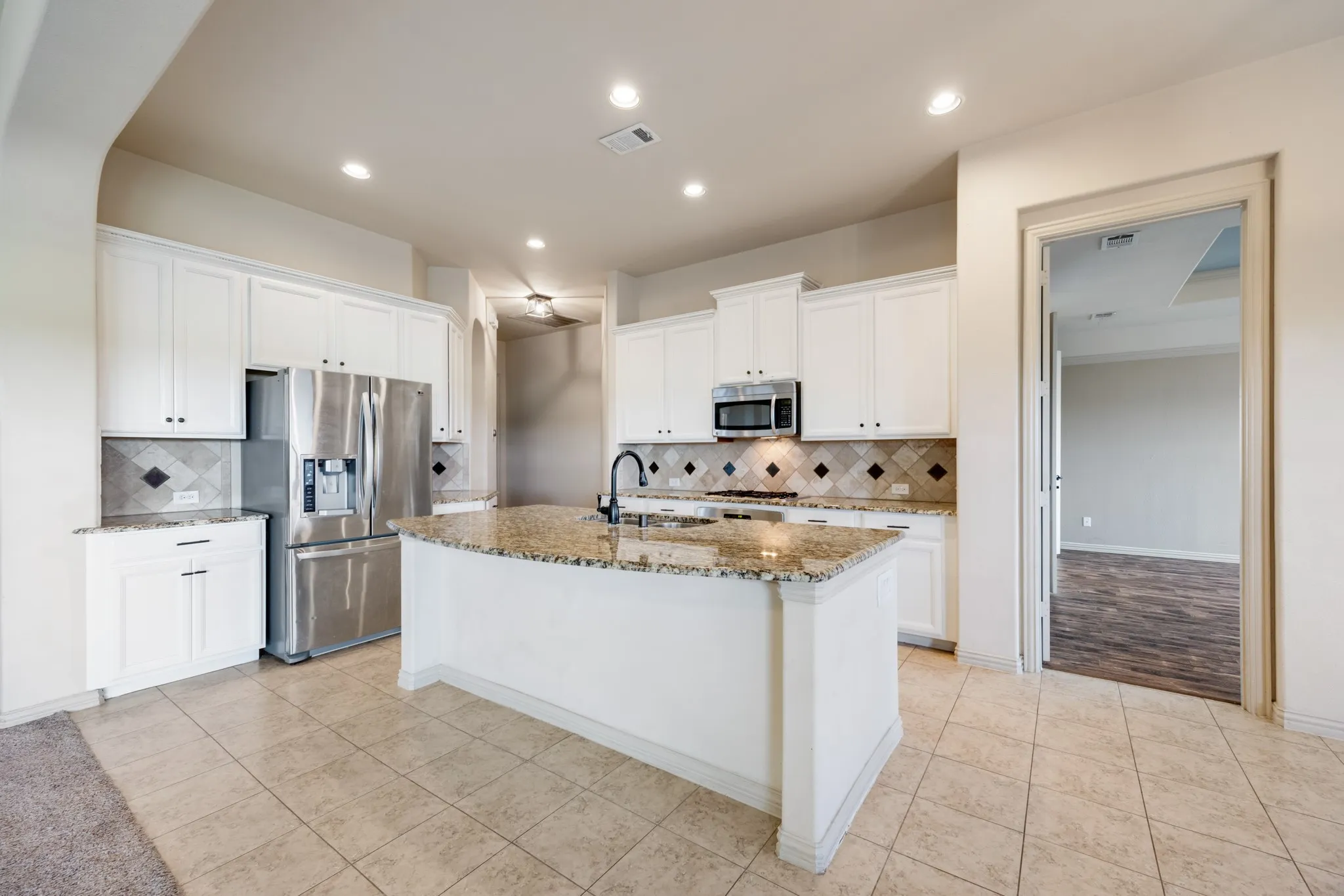 Single Family Residence For Rent in Tarrant County , 7327 Compas, Grand Prairie, Texas 75054, 3 Bedroom, 2 Bathroom, 2 Garage spaces, 2,481 Sqft, built in 2008, mls#21416986, Real Estate Agent in Grand Prairie, Homes For Rent in Tarrant county, Homes For Rent in Grand Prairie, Realtor in Grand Prairie Texas, Real Estate Brokerage Independent Realty Texas, Luminita Cordes Realtor