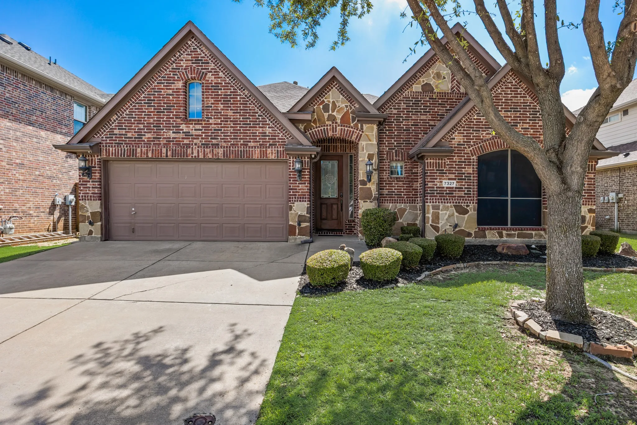 Single Family Residence For Rent in Tarrant County , 7327 Compas, Grand Prairie, Texas 75054, 3 Bedroom, 2 Bathroom, 2 Garage spaces, 2,481 Sqft, built in 2008, mls#21416986, Real Estate Agent in Grand Prairie, Homes For Rent in Tarrant county, Homes For Rent in Grand Prairie, Realtor in Grand Prairie Texas, Real Estate Brokerage Independent Realty Texas, Luminita Cordes Realtor