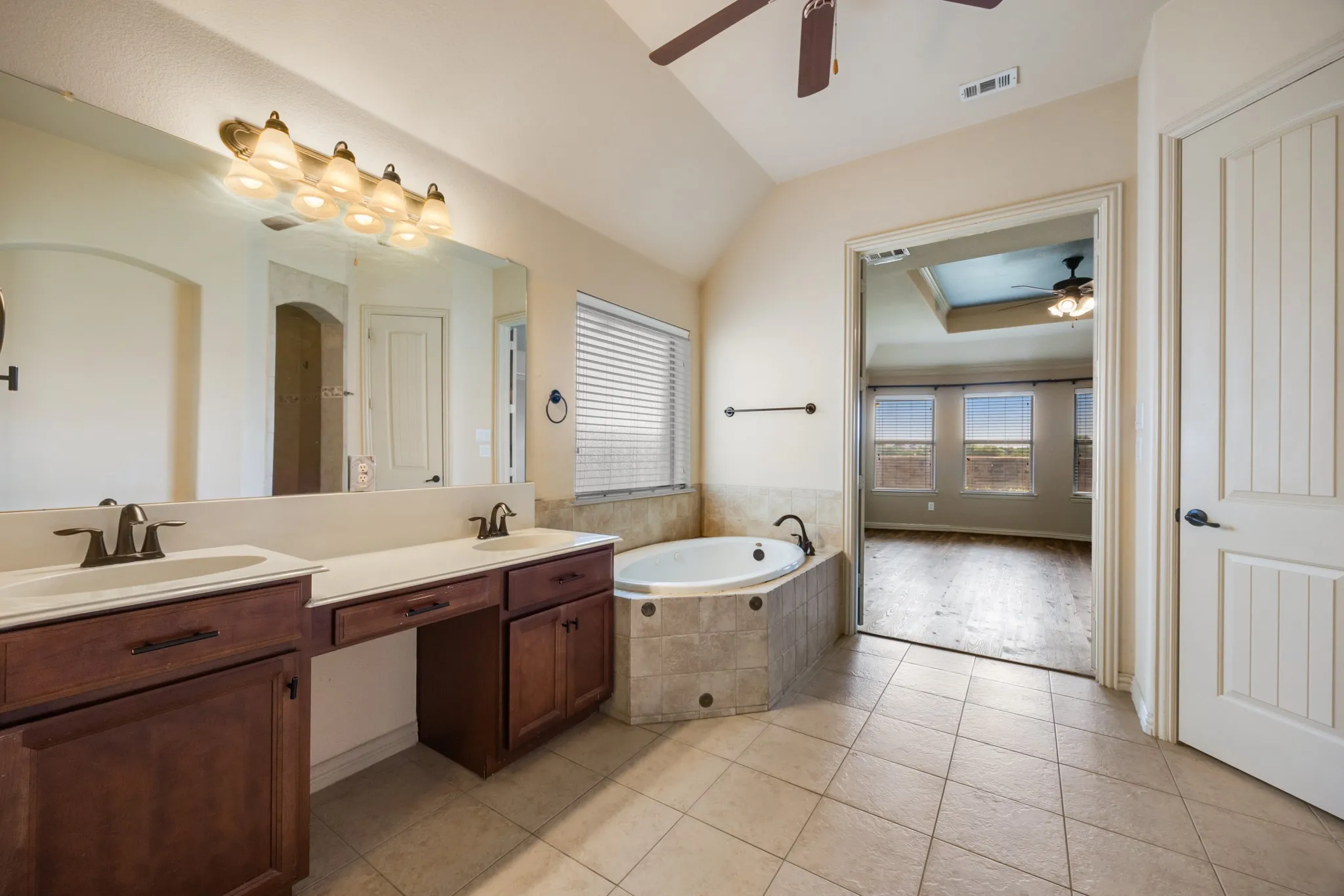 Single Family Residence For Rent in Tarrant County , 7327 Compas, Grand Prairie, Texas 75054, 3 Bedroom, 2 Bathroom, 2 Garage spaces, 2,481 Sqft, built in 2008, mls#21416986, Real Estate Agent in Grand Prairie, Homes For Rent in Tarrant county, Homes For Rent in Grand Prairie, Realtor in Grand Prairie Texas, Real Estate Brokerage Independent Realty Texas, Luminita Cordes Realtor