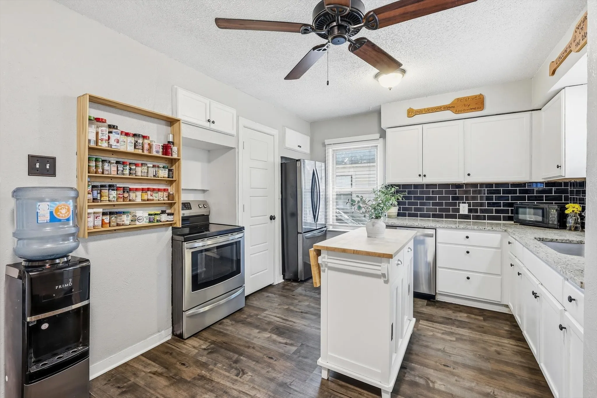Single Family Residence For Sale in Tarrant County , 3601 Primrose Avenue, Fort Worth, Texas 76111, 3 Bedroom, 2 Bathroom, Garage spaces, 1,614 Sqft, built in 1940, mls#21418175, Real Estate Agent in Fort Worth, Homes For Sale in Tarrant county, Homes For Sale in Fort Worth, Realtor in Fort Worth Texas, Real Estate Brokerage Independent Realty Texas, Luminita Cordes Realtor