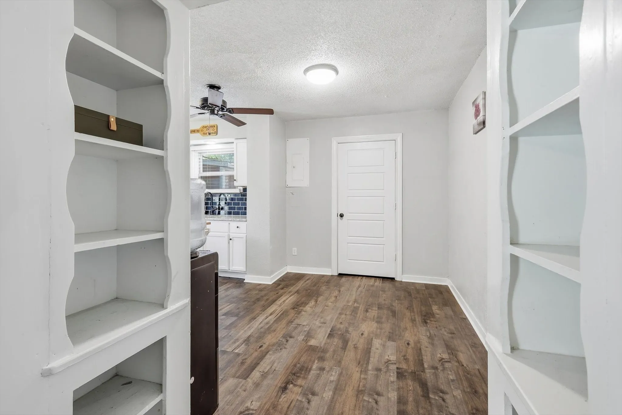 Single Family Residence For Sale in Tarrant County , 3601 Primrose Avenue, Fort Worth, Texas 76111, 3 Bedroom, 2 Bathroom, Garage spaces, 1,614 Sqft, built in 1940, mls#21418175, Real Estate Agent in Fort Worth, Homes For Sale in Tarrant county, Homes For Sale in Fort Worth, Realtor in Fort Worth Texas, Real Estate Brokerage Independent Realty Texas, Luminita Cordes Realtor
